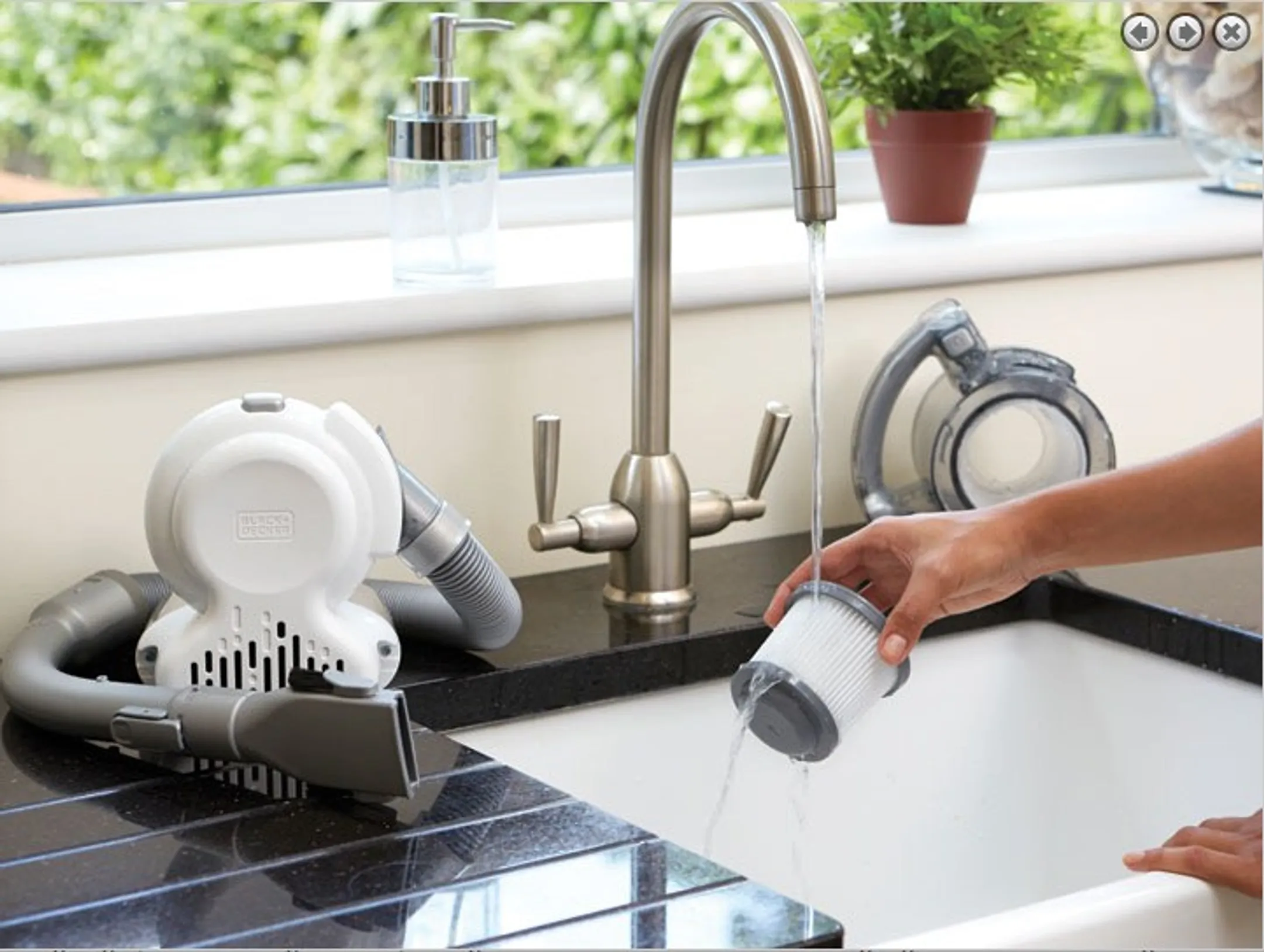 BLACK+DECKER Aspirateur de table PD1820LF-QW image