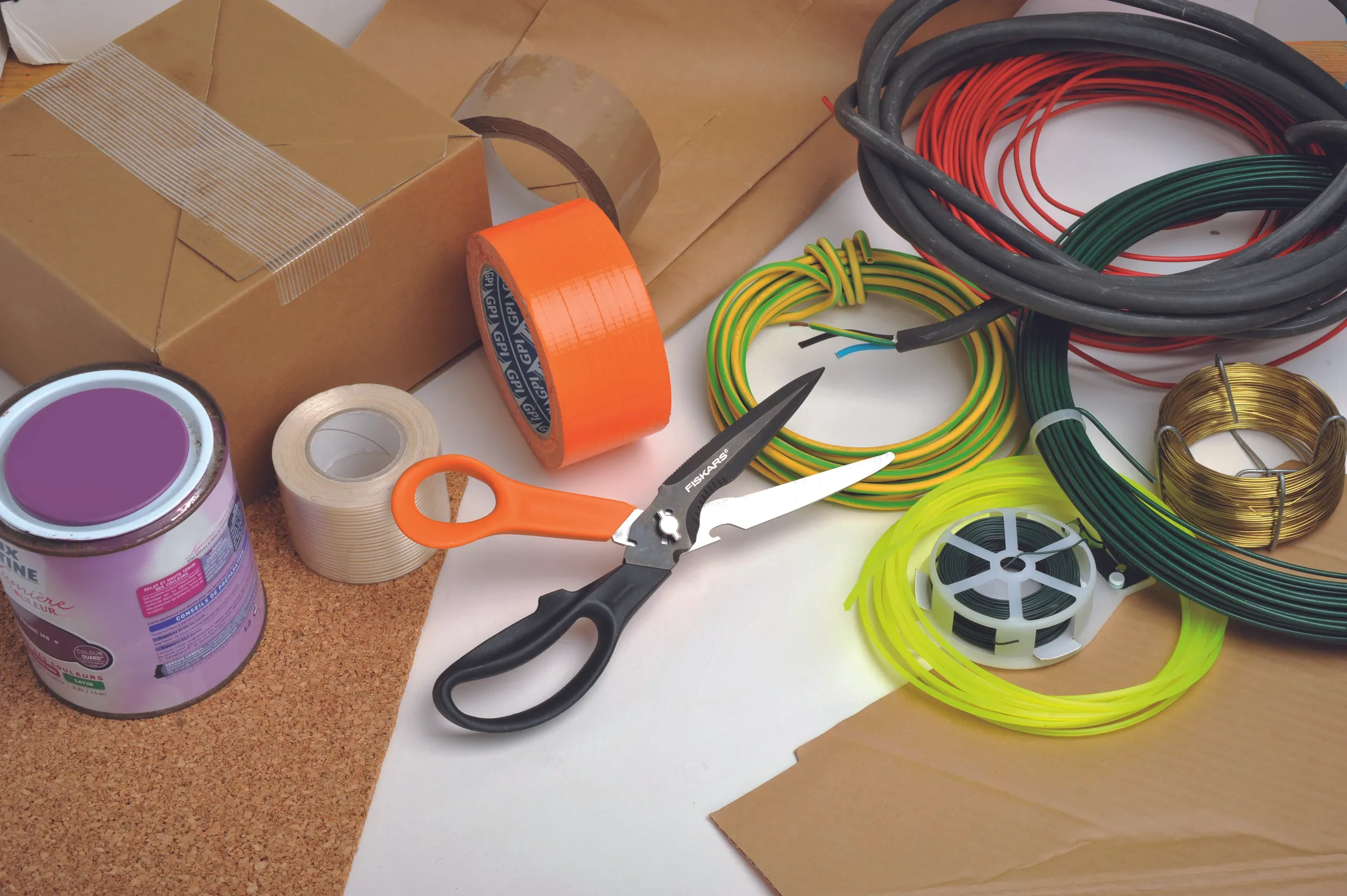 Fiskars Multifunctionele schaar - Cuts+More™ - 23 cm  image