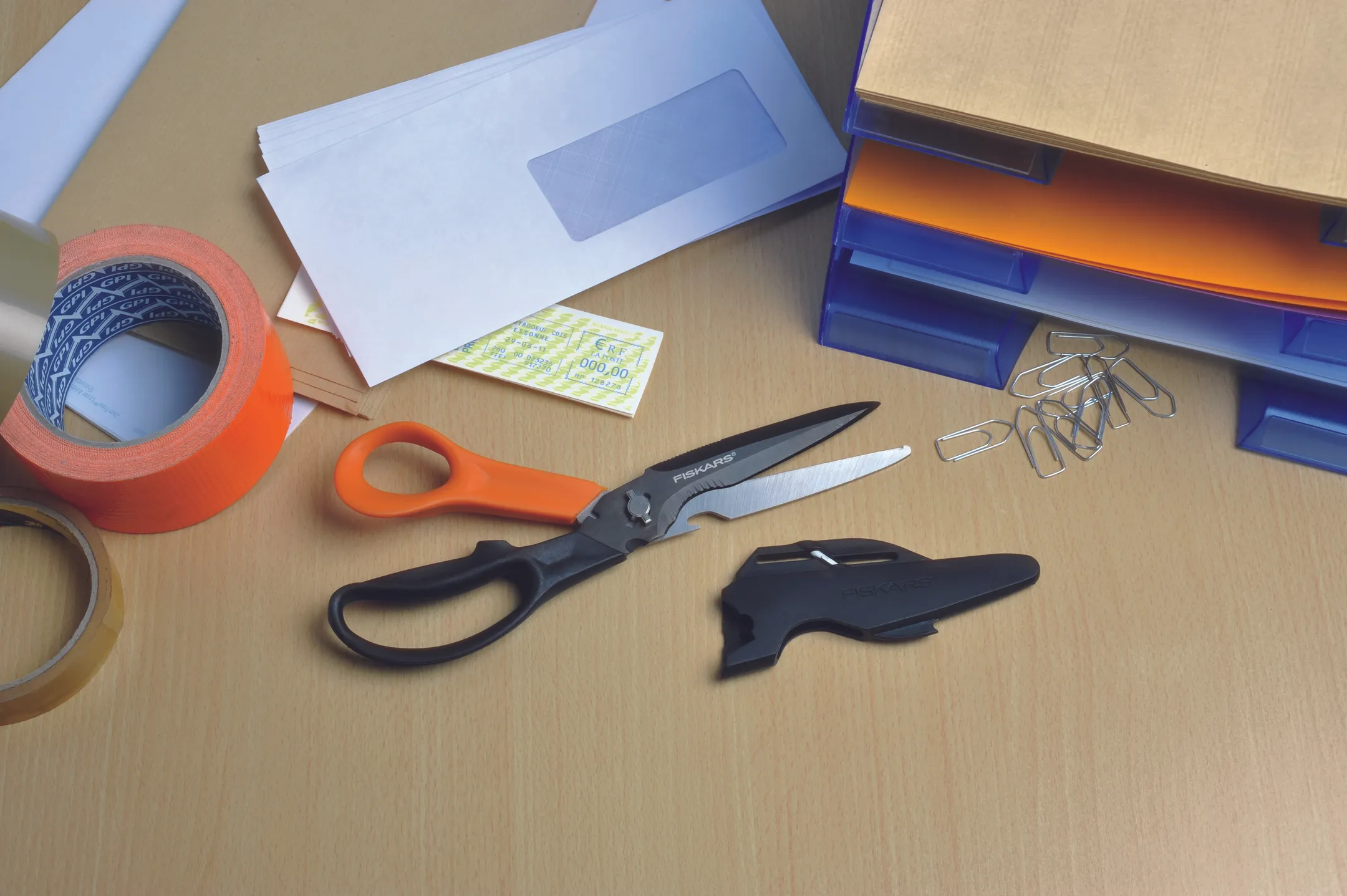 Fiskars Multifunctionele schaar - Cuts+More™ - 23 cm  image