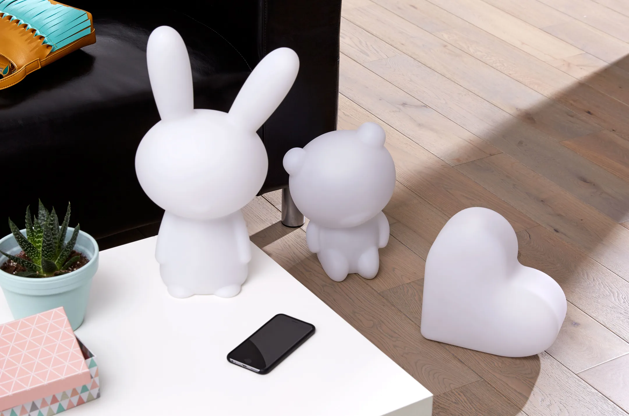 BigBen Enceinte Lapin Bluetooth - Blanc avec LED lights image