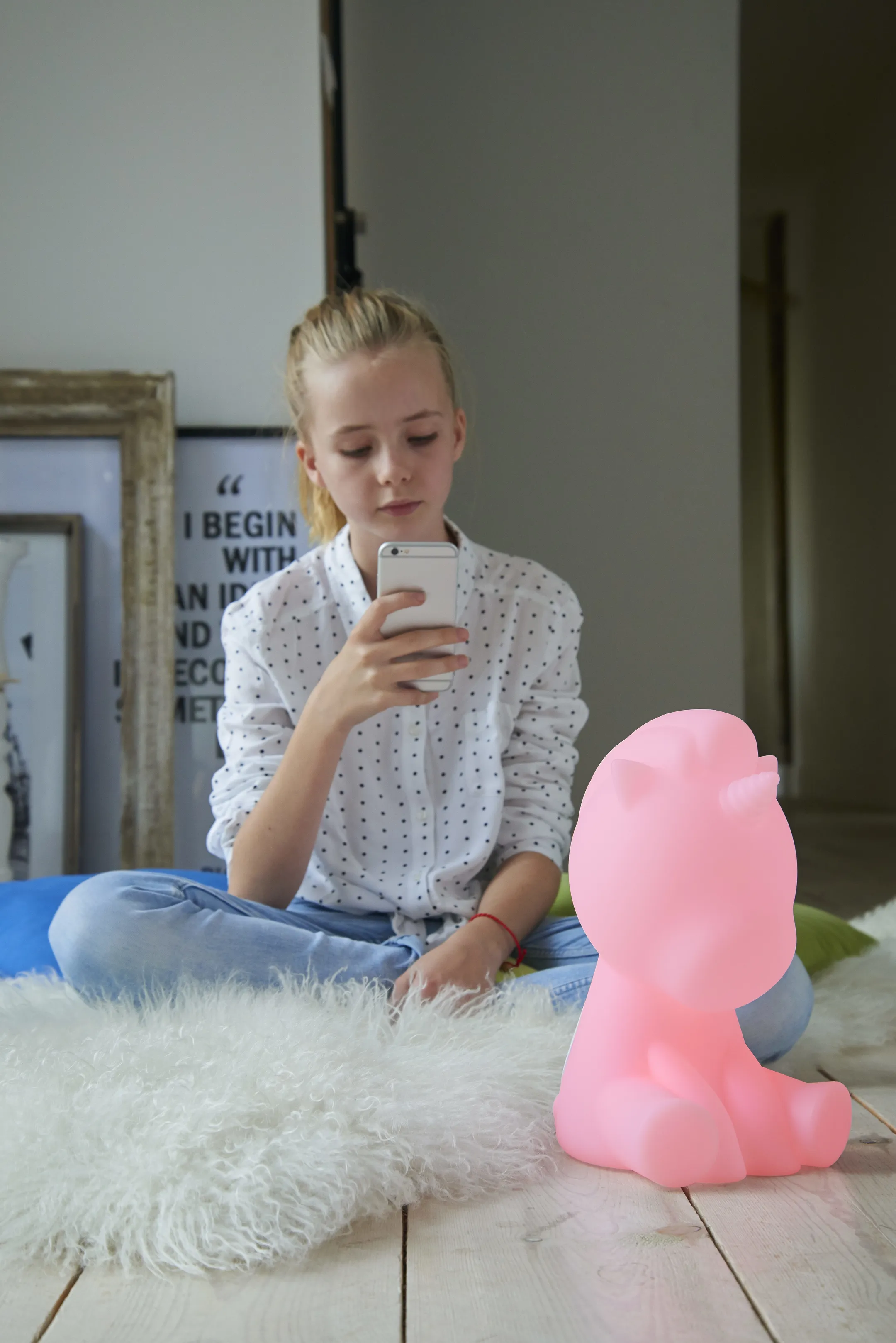 BigBen Licorne Enceinte Bluetooth - Blanc avec LED lights image