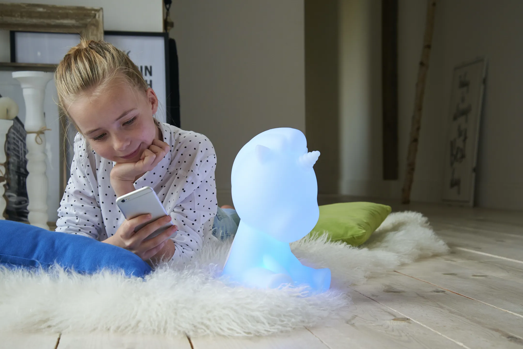 BigBen Licorne Enceinte Bluetooth - Blanc avec LED lights image