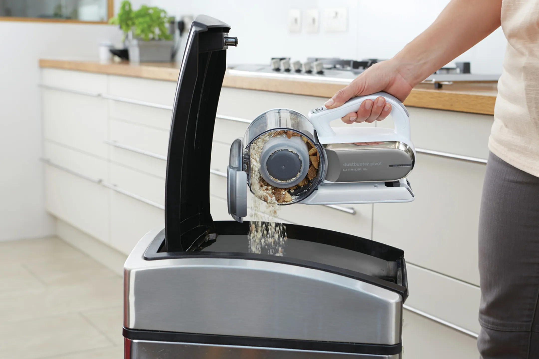 BLACK+DECKER Aspirateur de table PV1820L-QW image