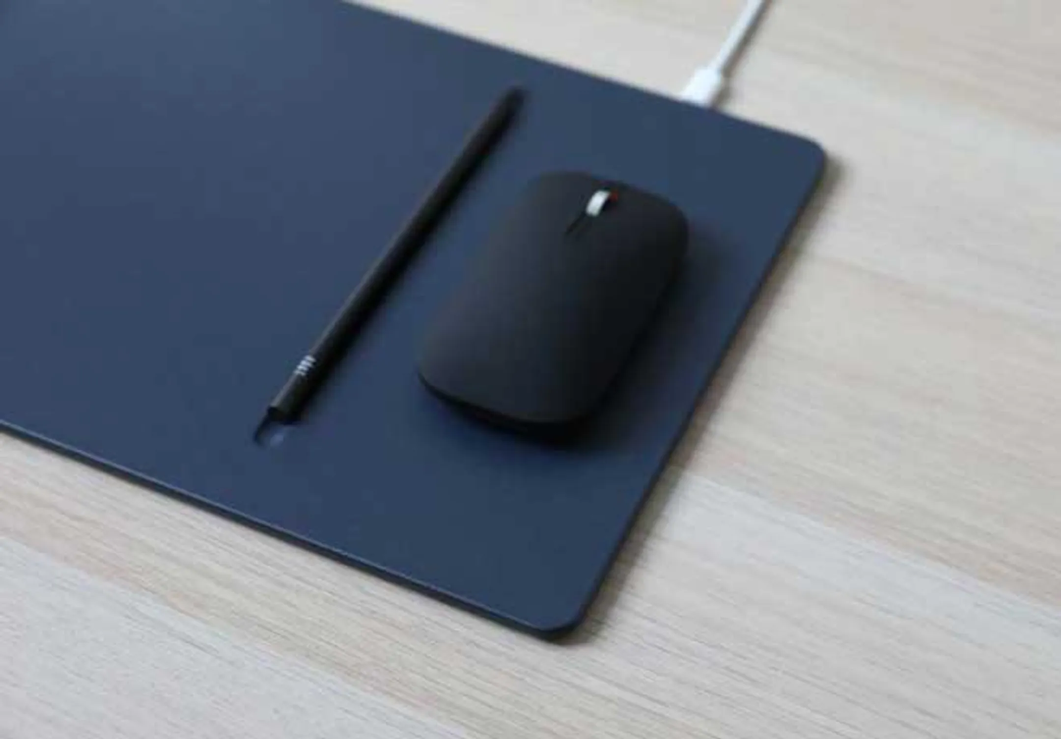Pout HANDS3 Pro Combo + fast charging muismat image