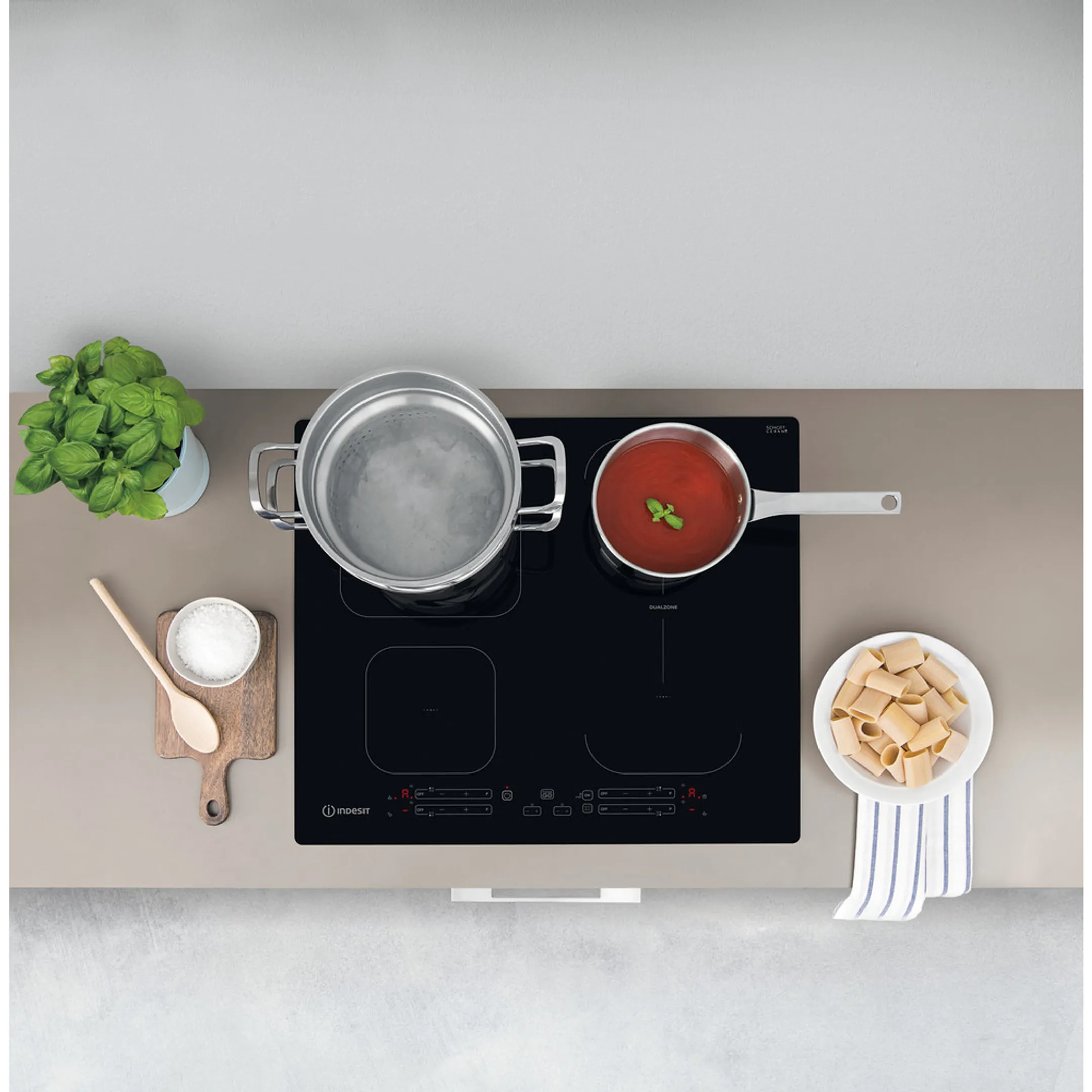 Indesit Taque induction IB65B60NE image