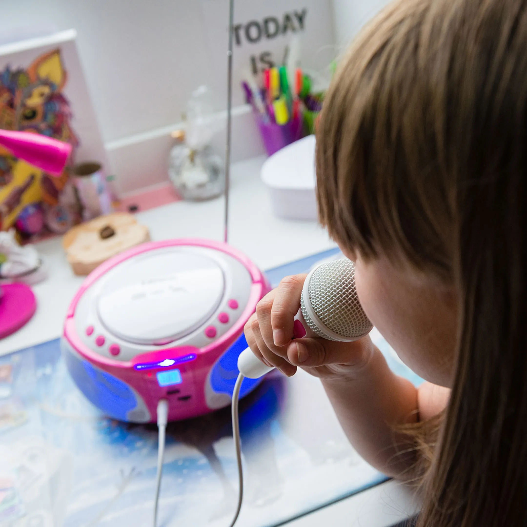 Lenco Draagbare FM-radio met microfoon en CD-speler - SCD-650PK - Roze image