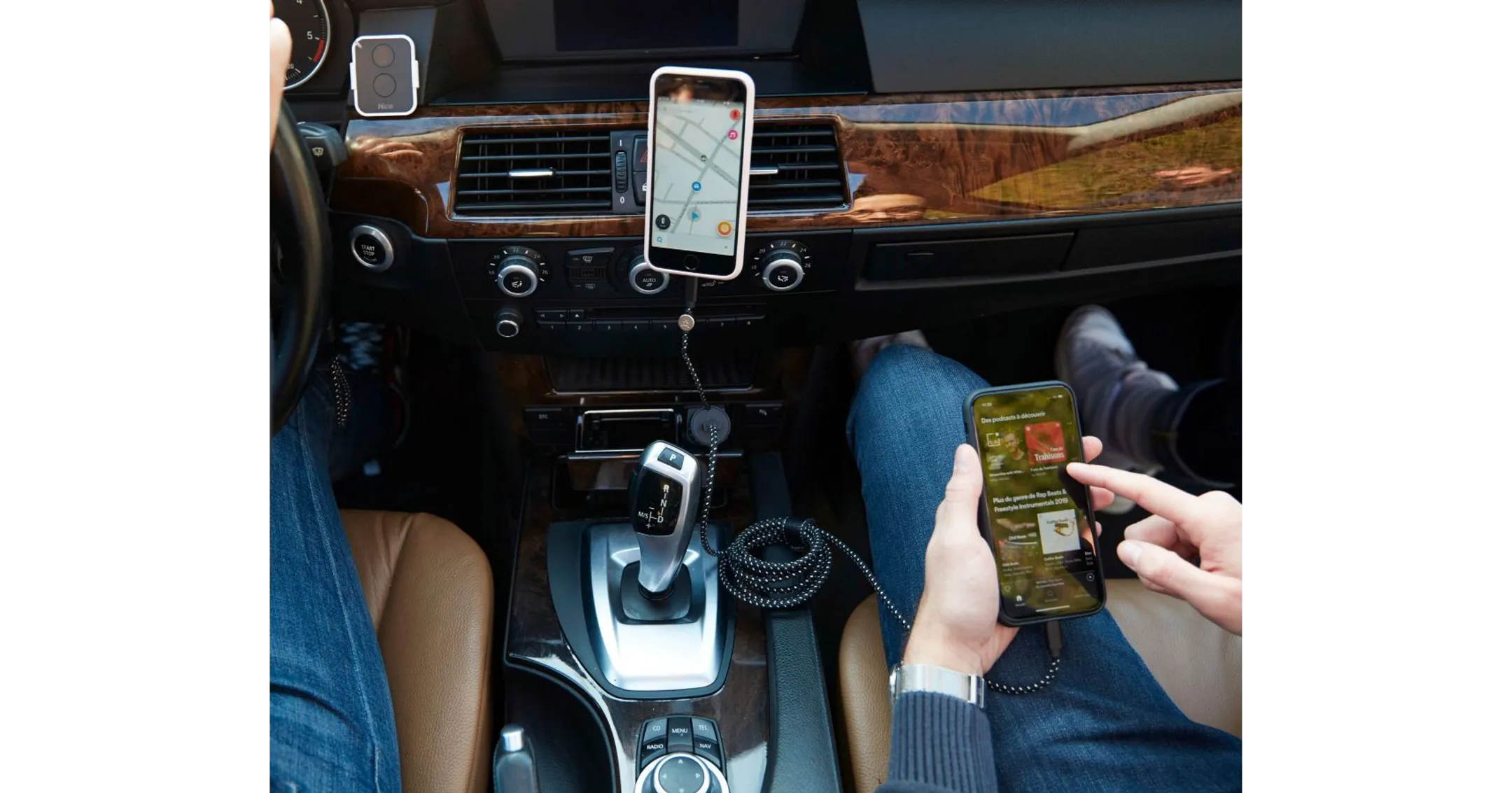 Adeqwat Chargeur allume-cigare Micro USB + Support voiture aimanté image