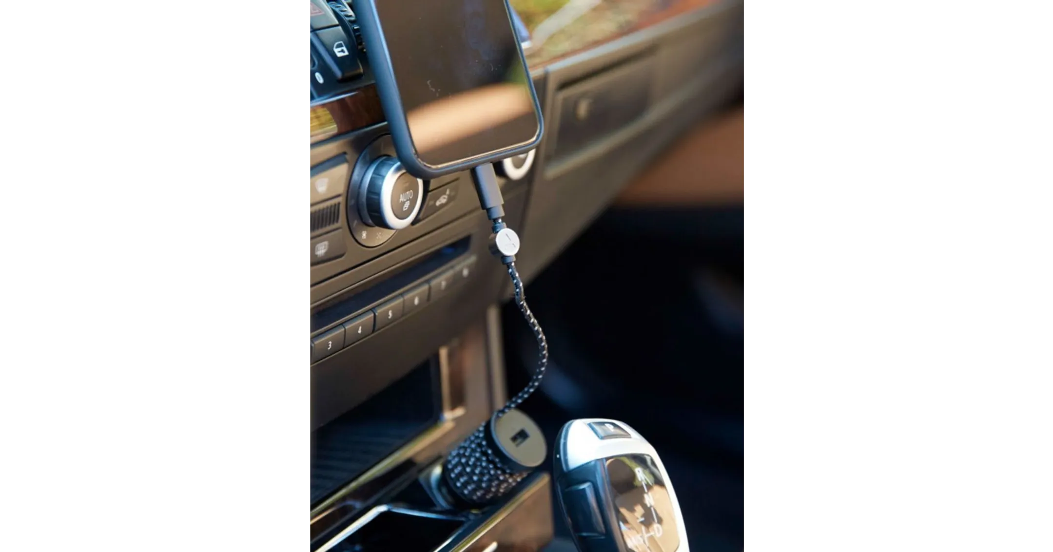 Adeqwat Chargeur allume-cigare Micro USB + Support voiture aimanté image