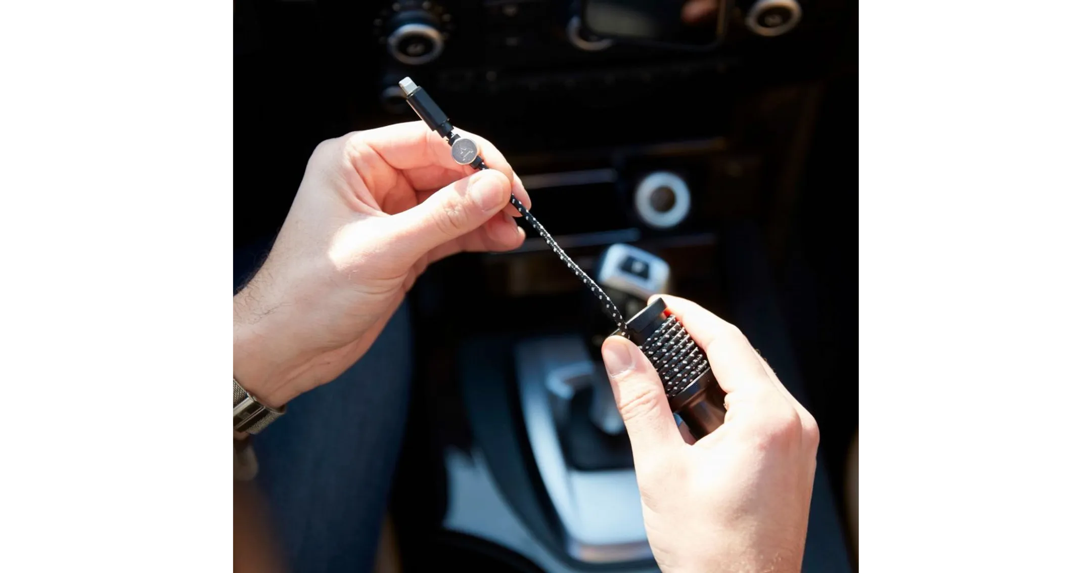 Adeqwat Chargeur allume-cigare Micro USB + Support voiture aimanté image