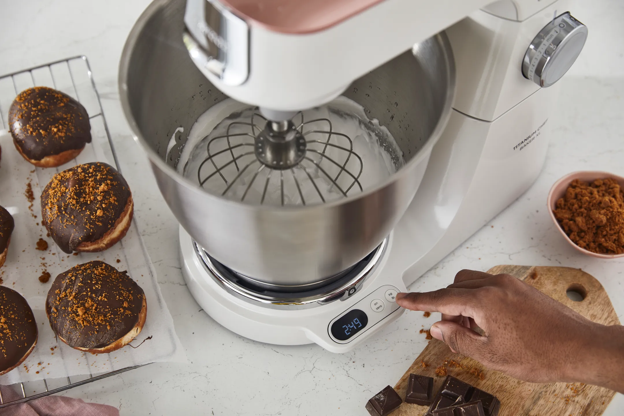 Kenwood Keukenrobot Titanium Chef Baker XL met geïntegreerde weegschaal KVL65.001WH image