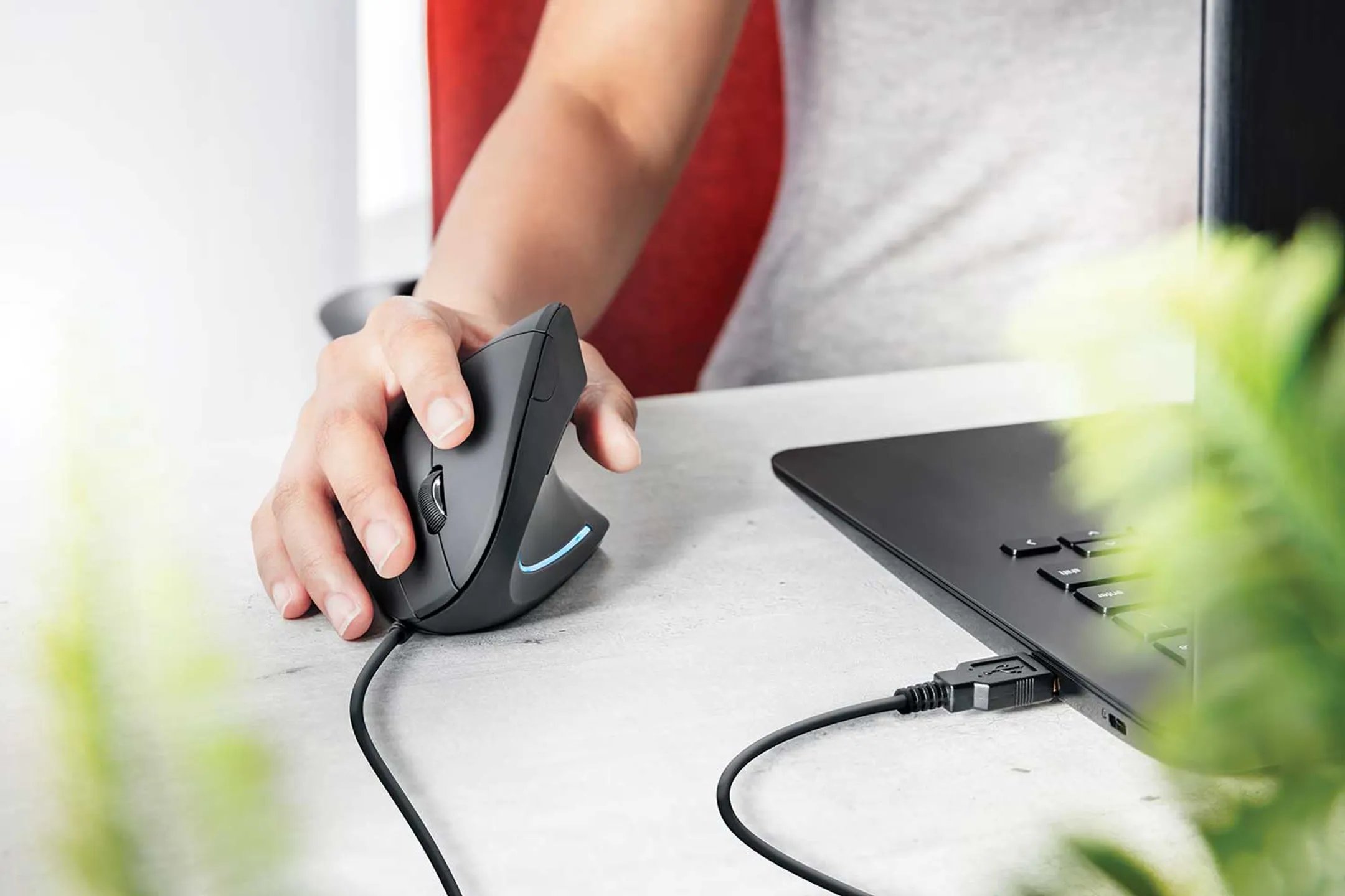 Trust Verto verticale ergonomische muis - Zwart image