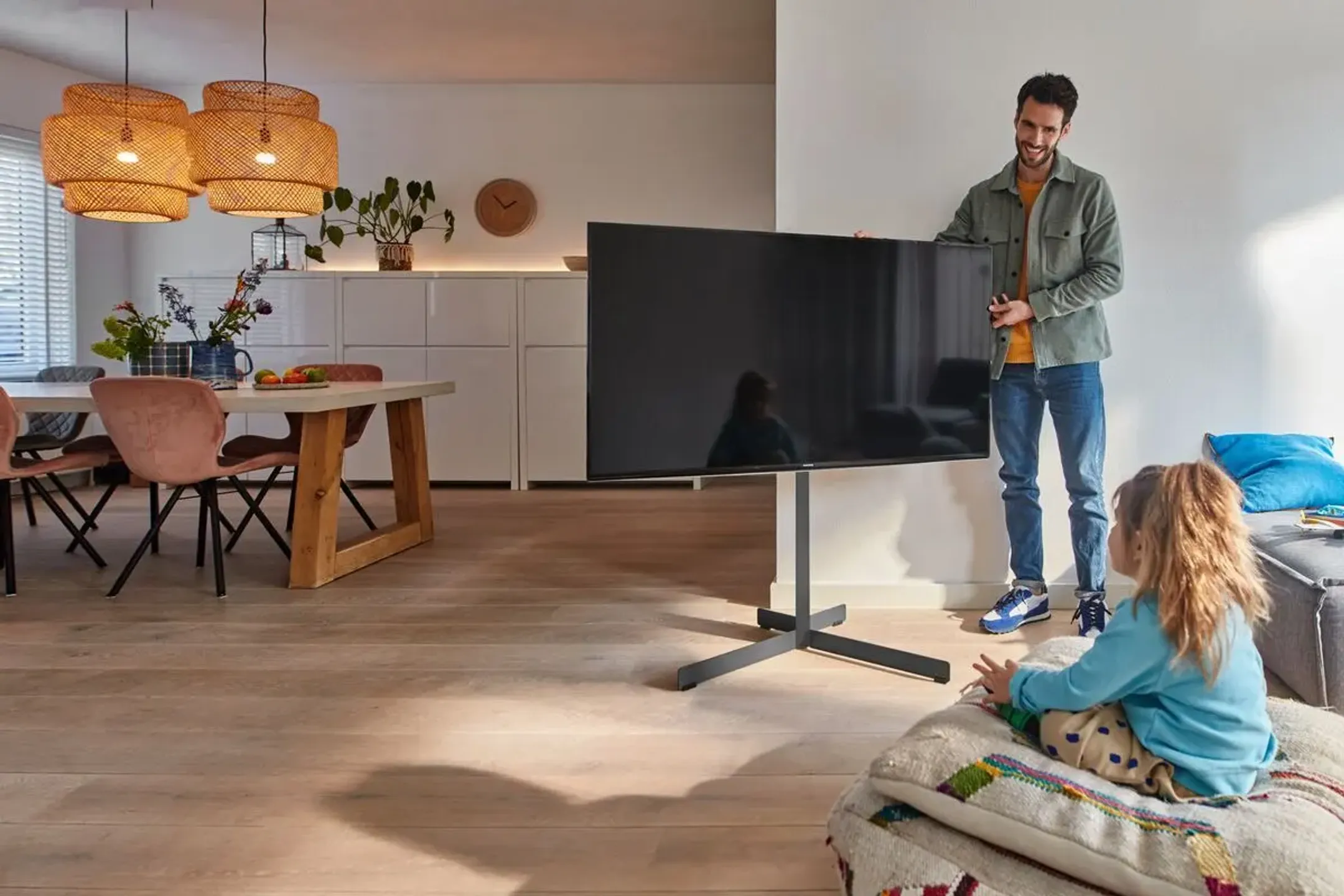 Vogels Vloerstandaard voor TV tot 77" - TVS 3690 image