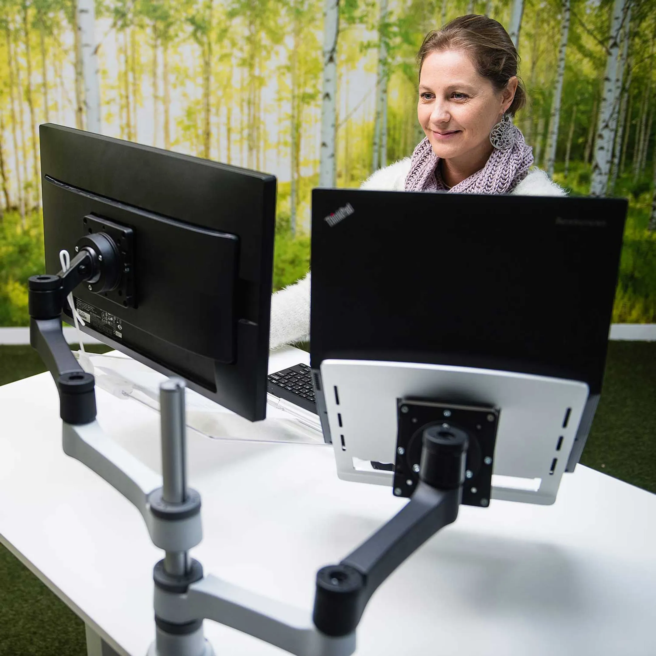 R-GO Morelia laptopsteun tot 27" - Zilver image