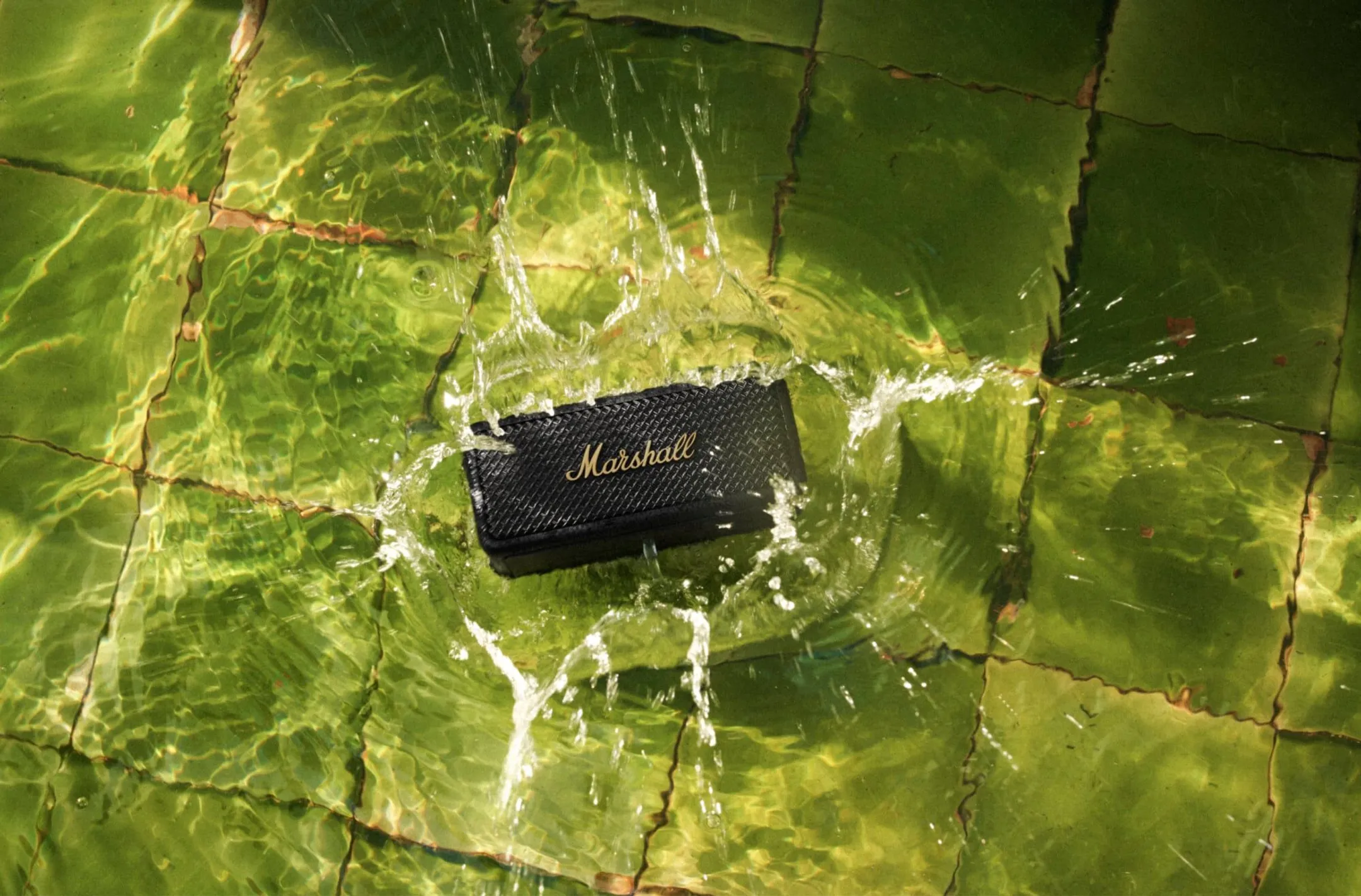 Marshall Enceinte Bluetooth Emberton II - Black & Brass image