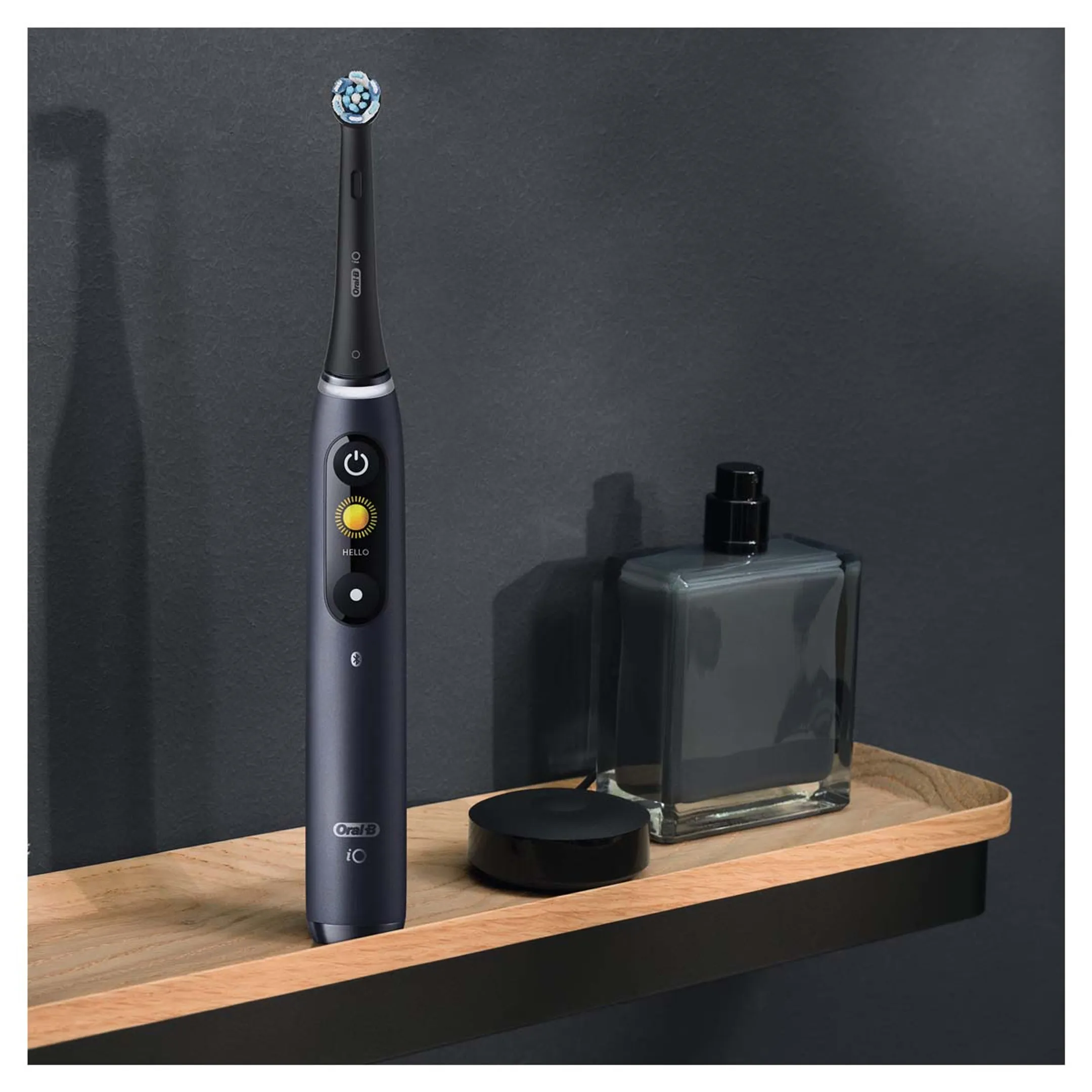 Oral-B Brosse à dents électrique IO8S BLACK ONYX (+1 REFILL) image