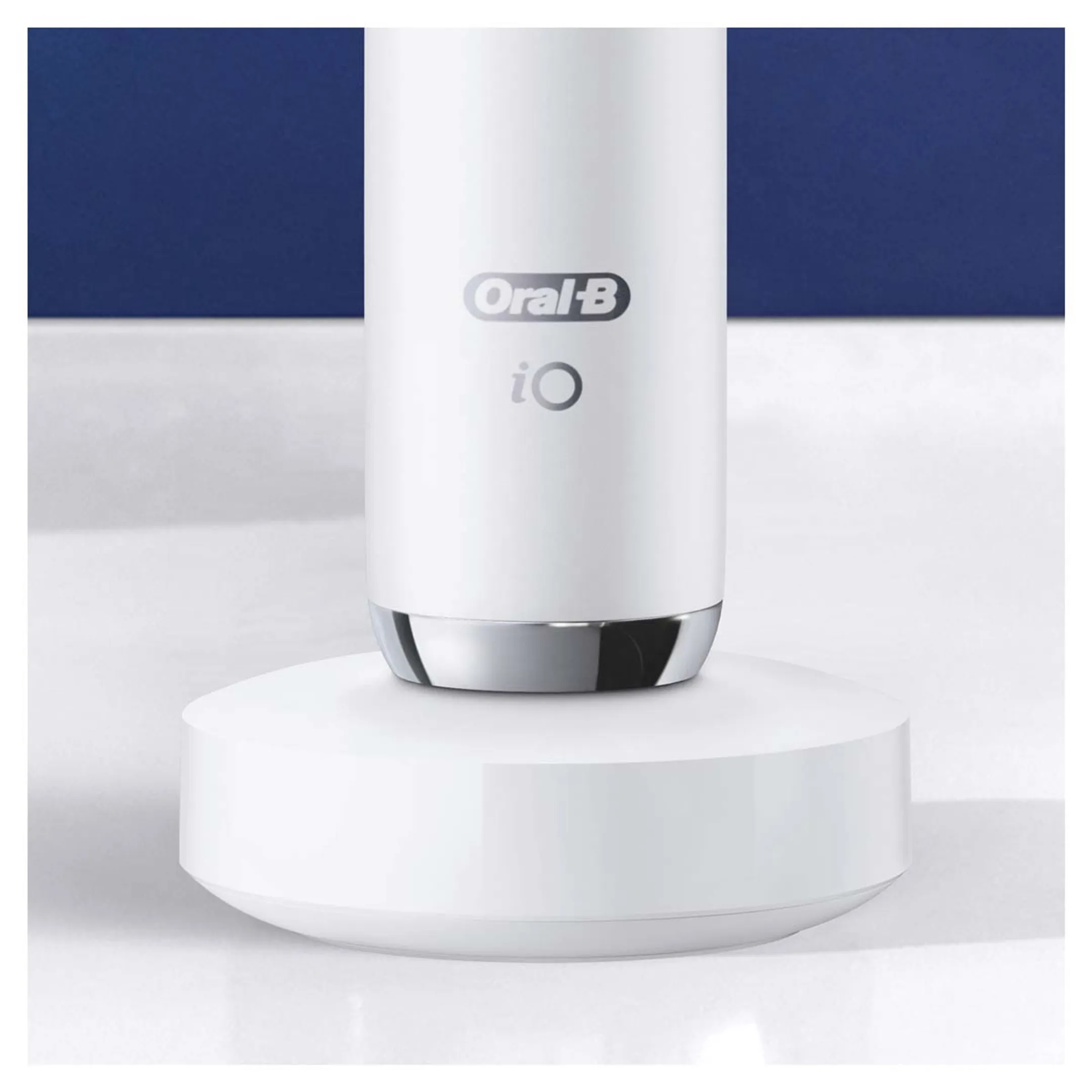 Oral-B Brosse à dents électrique IO9S White Alab (+1 Refill) image