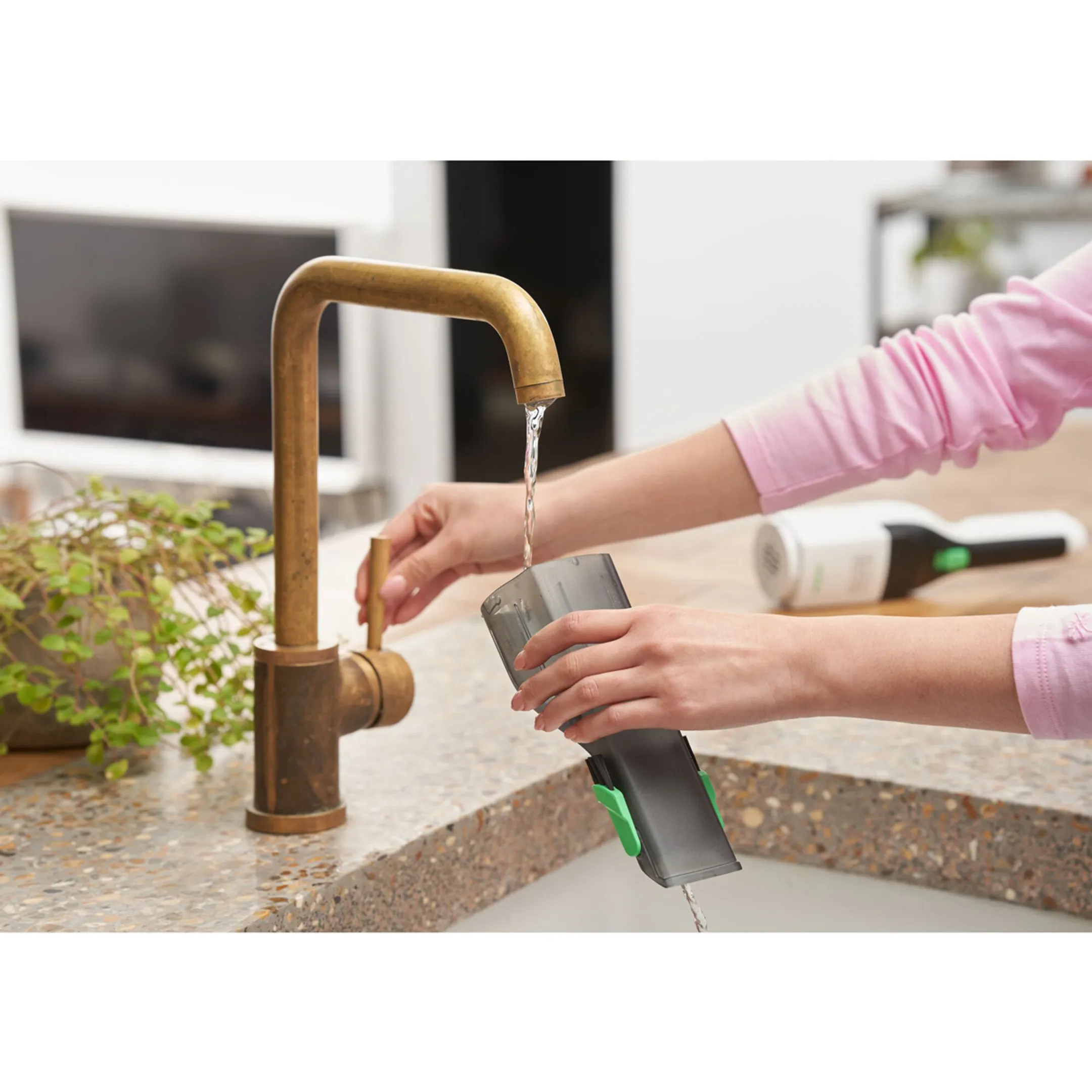 BLACK+DECKER Aspirateur de table Reviva REVHV8C-QW image