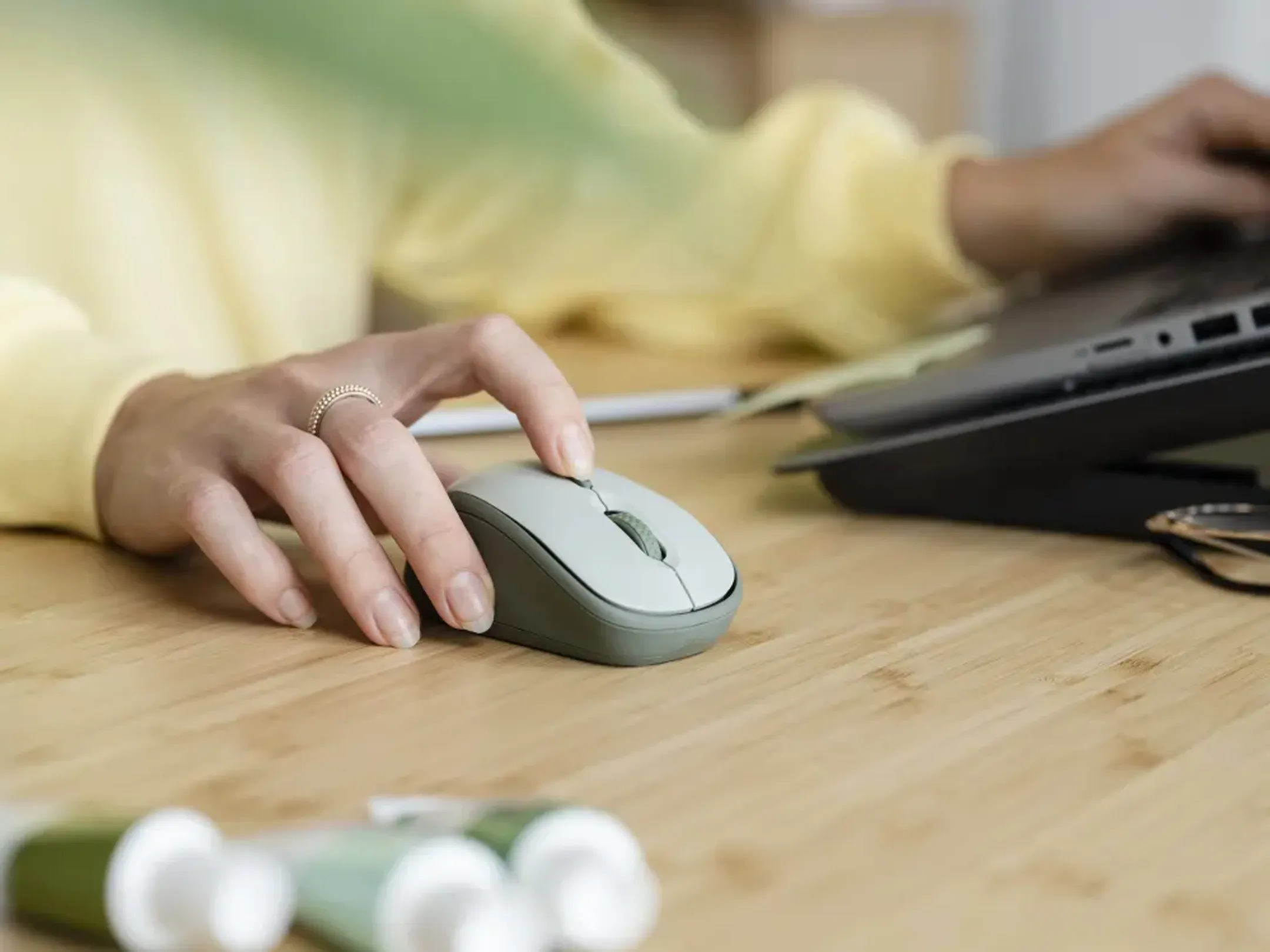 Trust Souris sans fil silencieuse Yvi+ - Rouge image