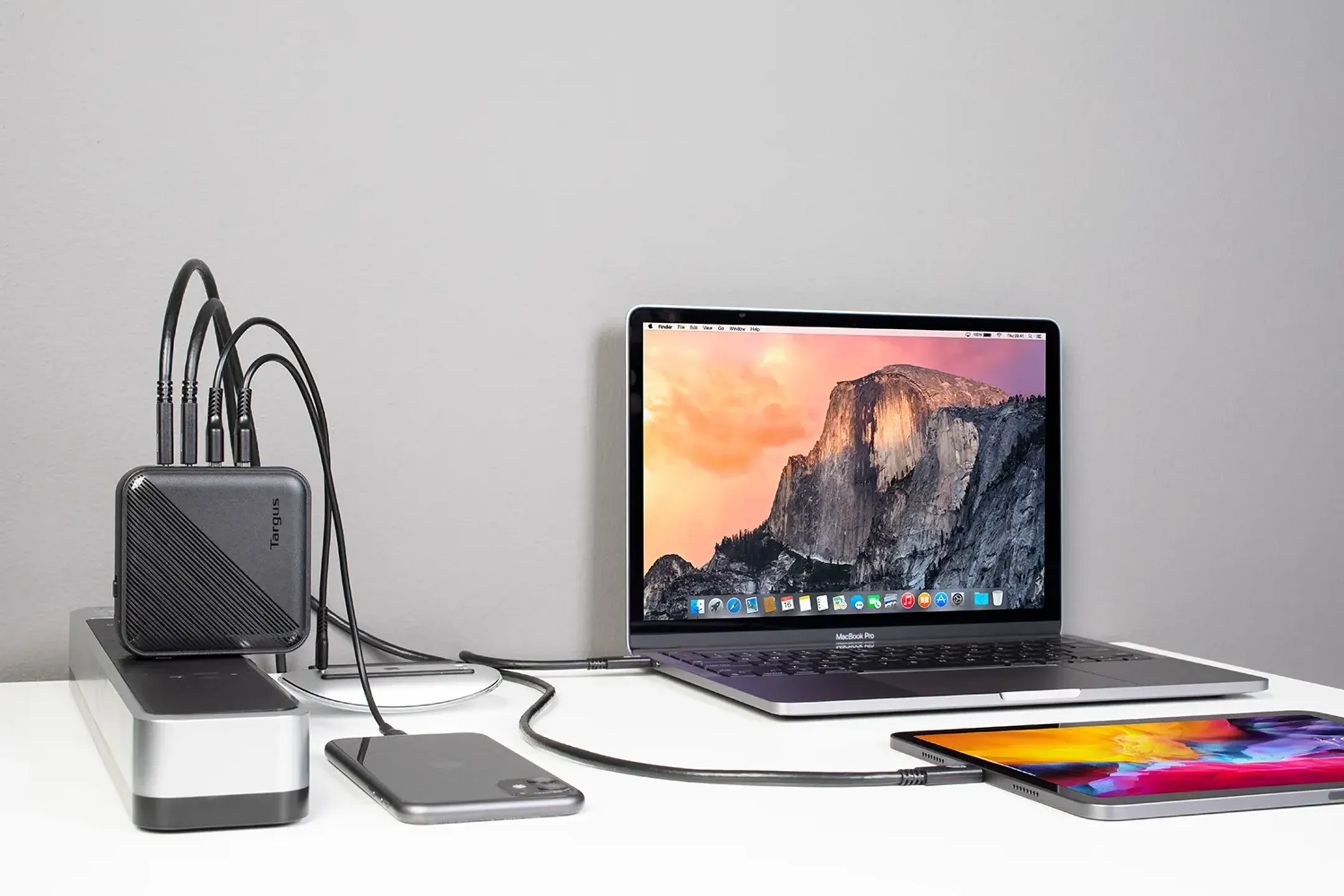 Targus Chargeur secteur GaN USB C et USB A 100 W - 4 ports image