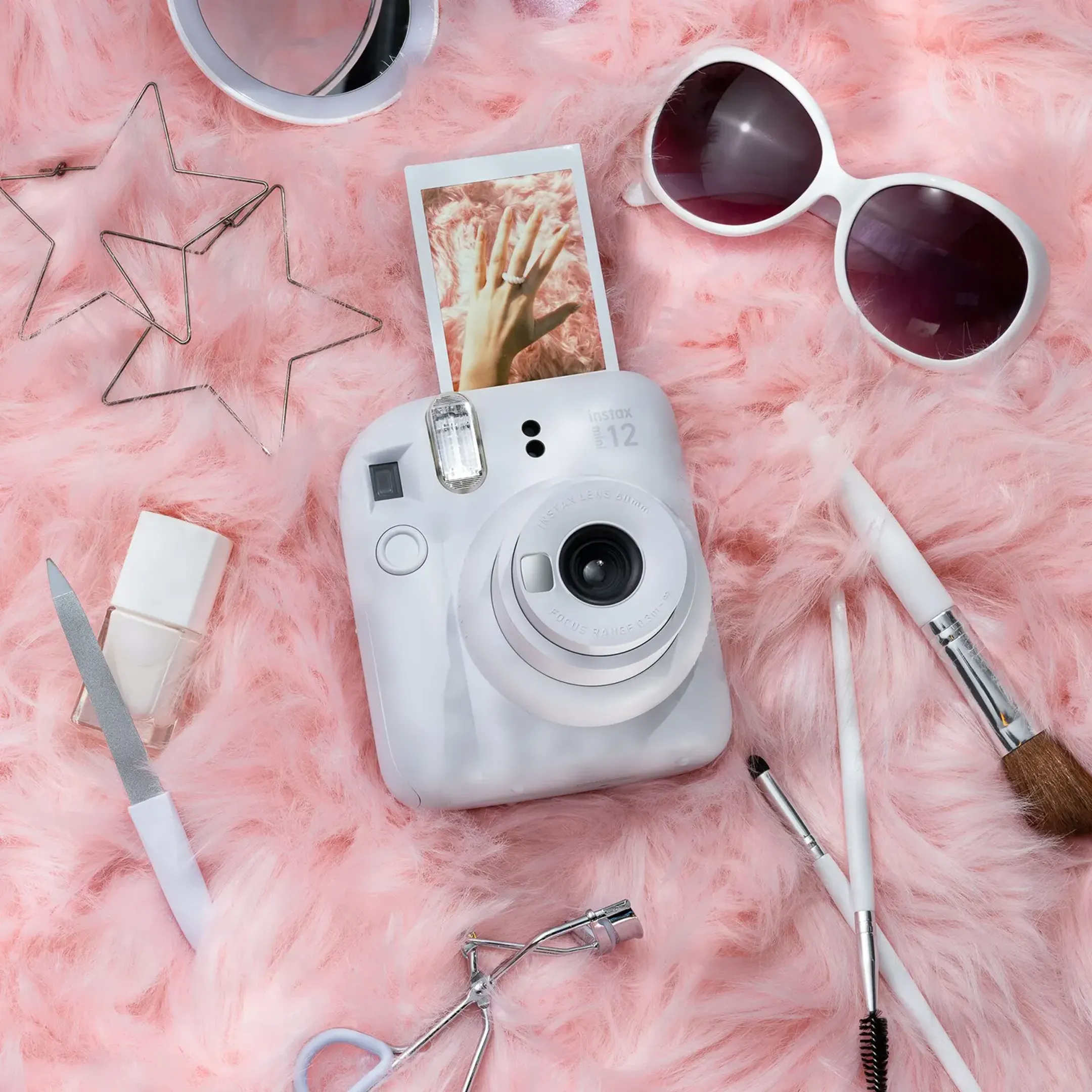 Fujifilm instax mini 12 Clay White image