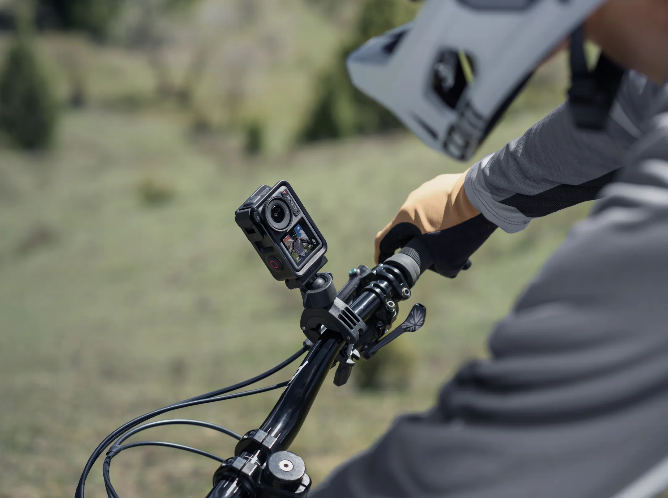 DJI Osmo Action 4 Standard Combo image