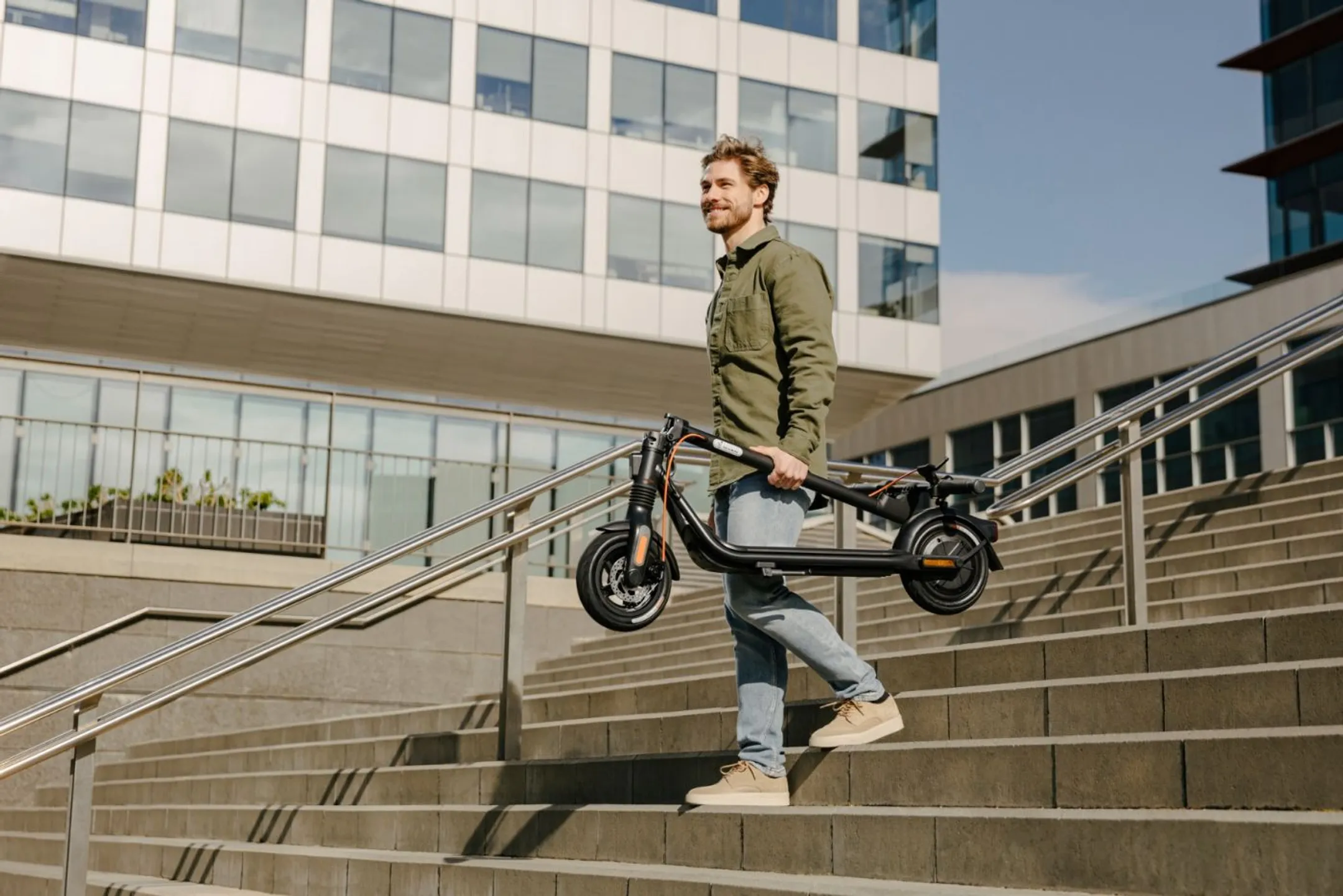 Segway Ninebot KickScooter F2 Plus E image