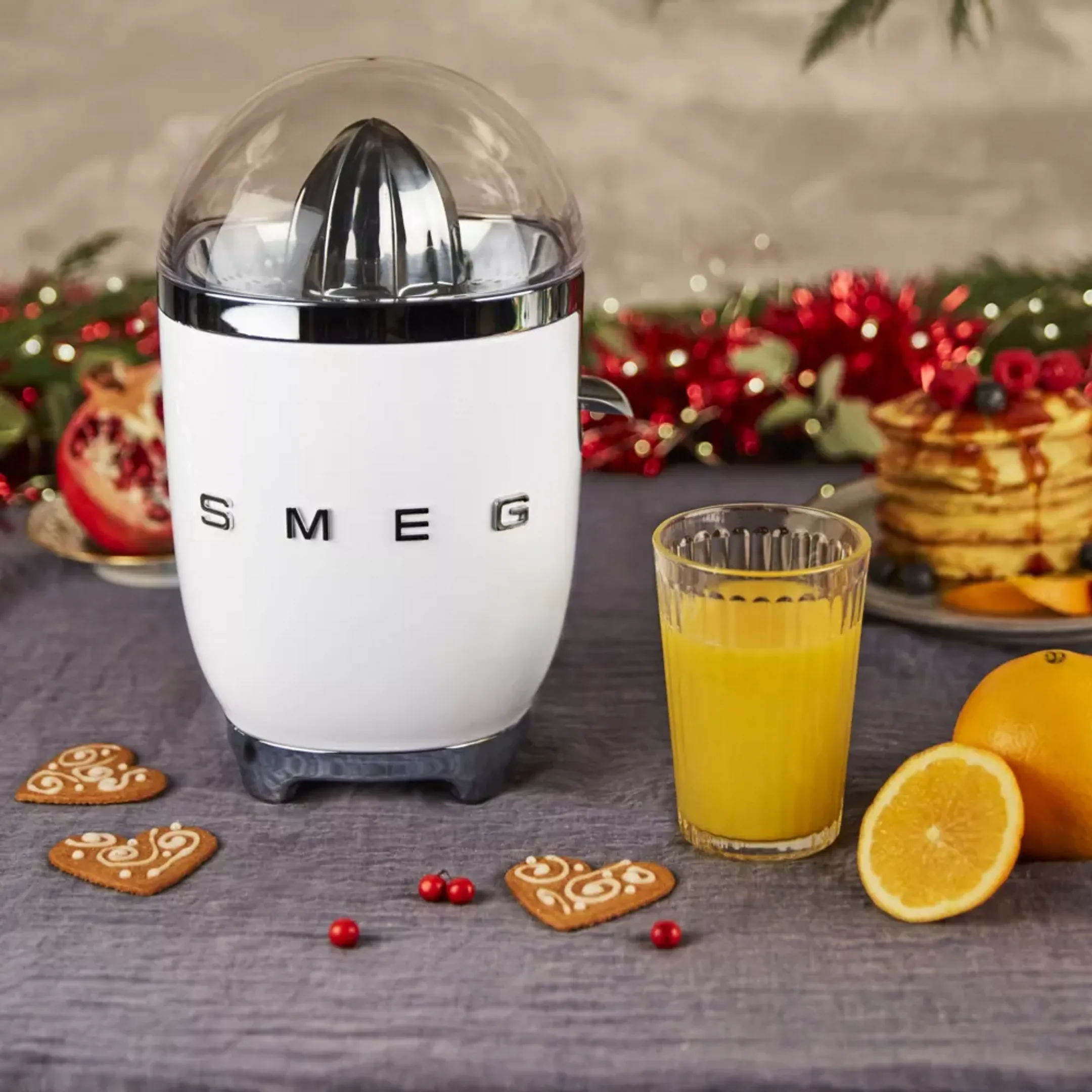 Smeg Citruspers CJF11WHEU image