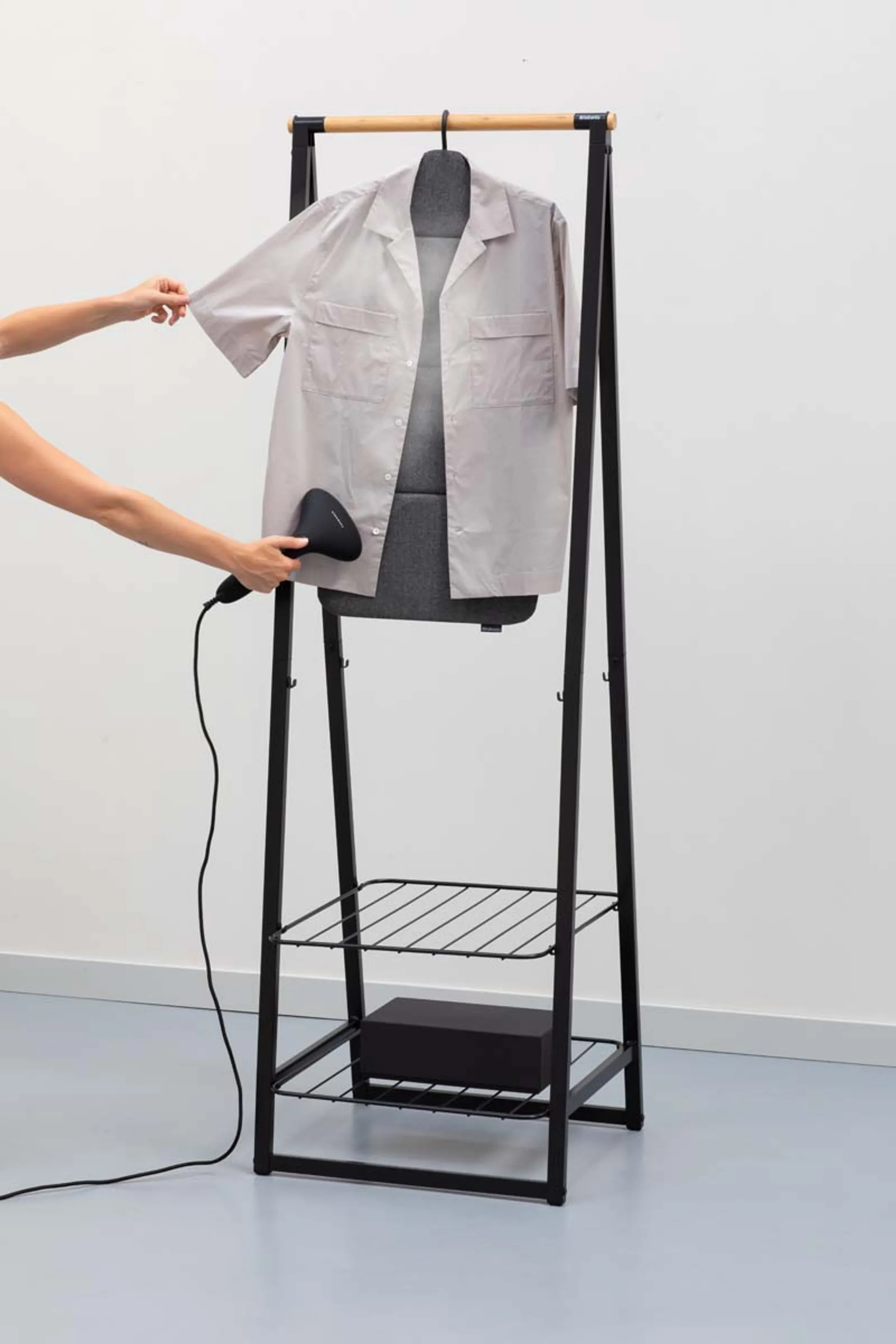 Brabantia Refresh & Steam Planche pliable pour défroisseur Pepper Black image