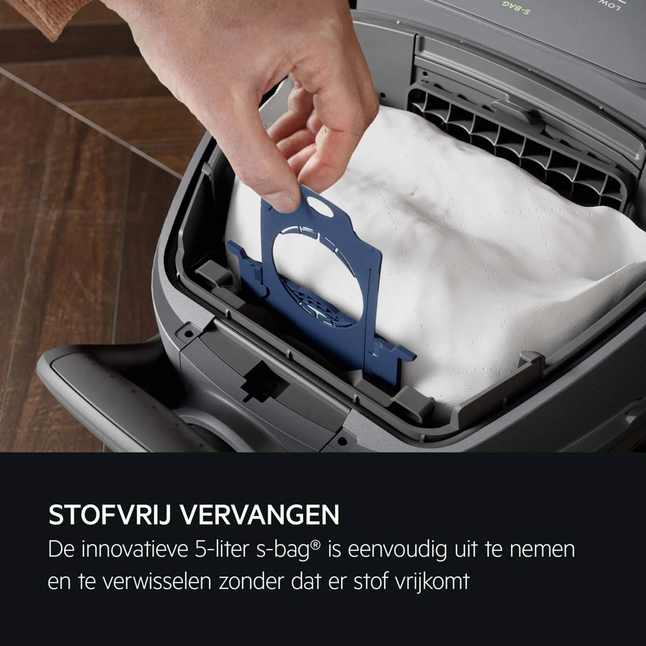 AEG Stofzuiger met zak AB81A2DG image