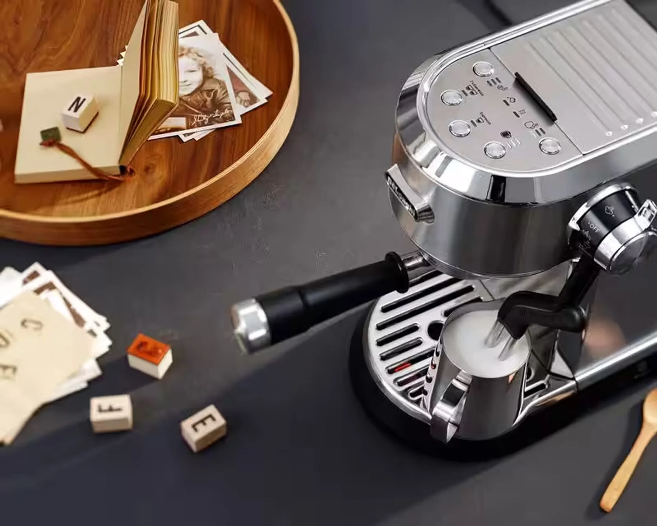 De'Longhi Machine à Expresso à pompe Dedica Maestro Plus EC950.M image