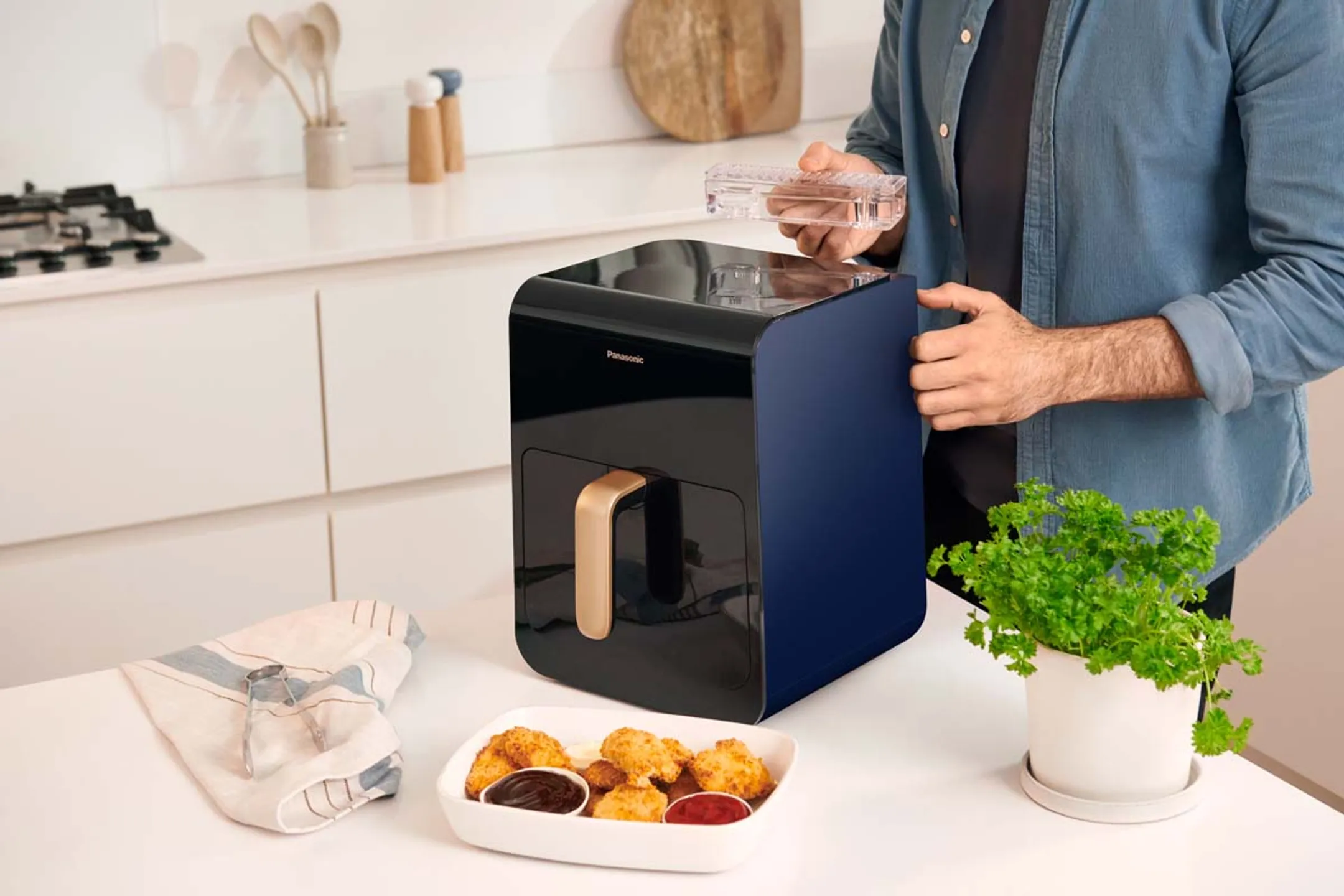 Panasonic Airfryer NF-CC600AXE image