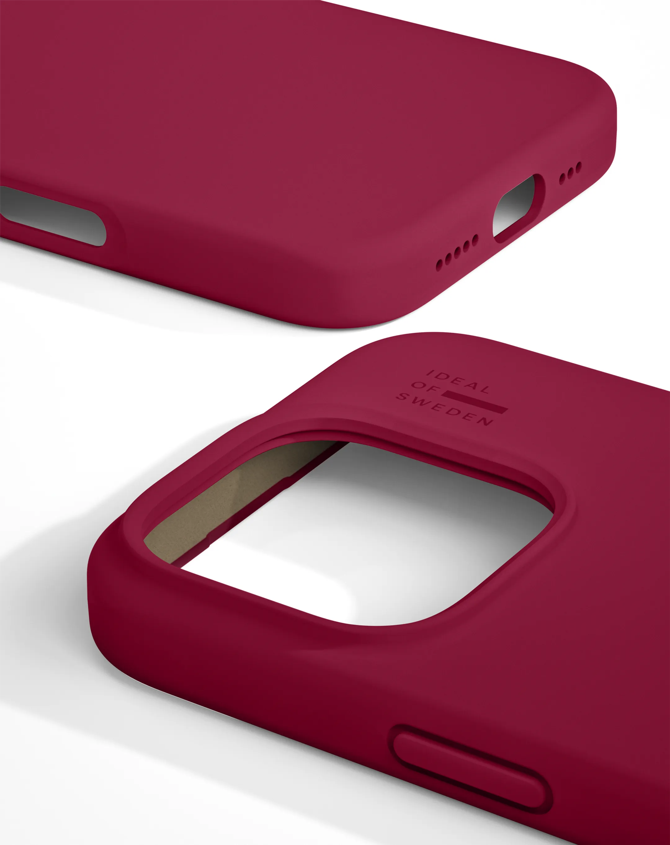 iDeal of Sweden Silicone backcover met MagSafe voor iPhone 16 Pro Max - Cranberry image