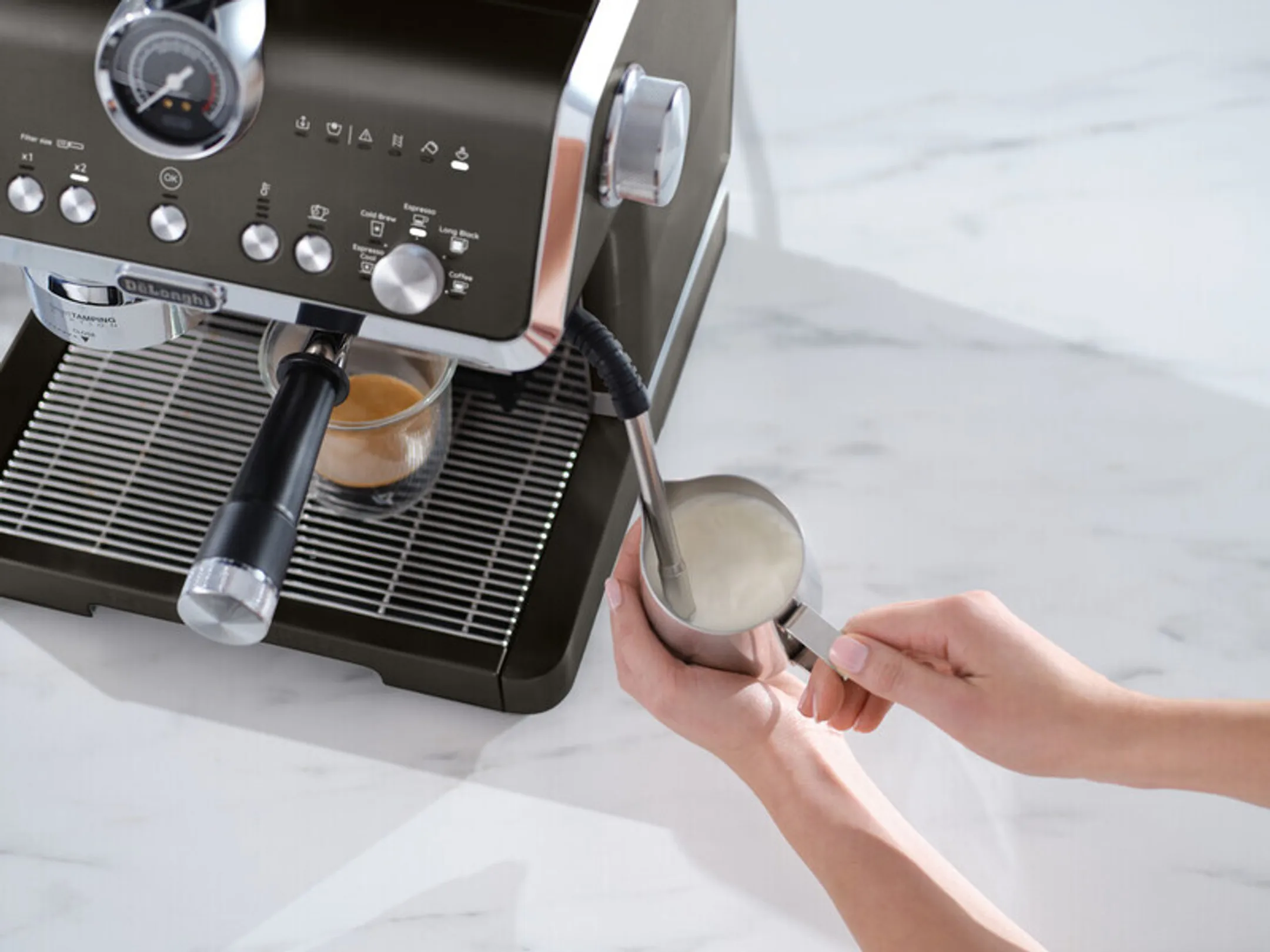 De'Longhi Machine à Expresso à pompe La Specialista Opera EC9555.BK image