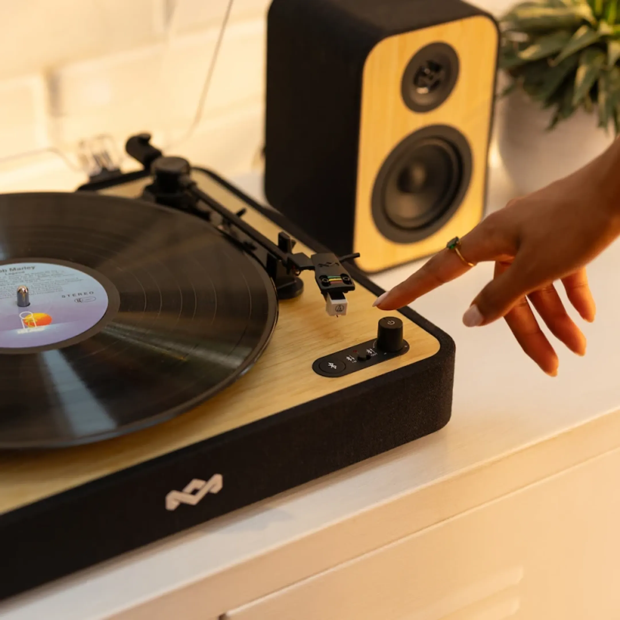 House Of Marley Platine et enceintes Revolution - Noir image