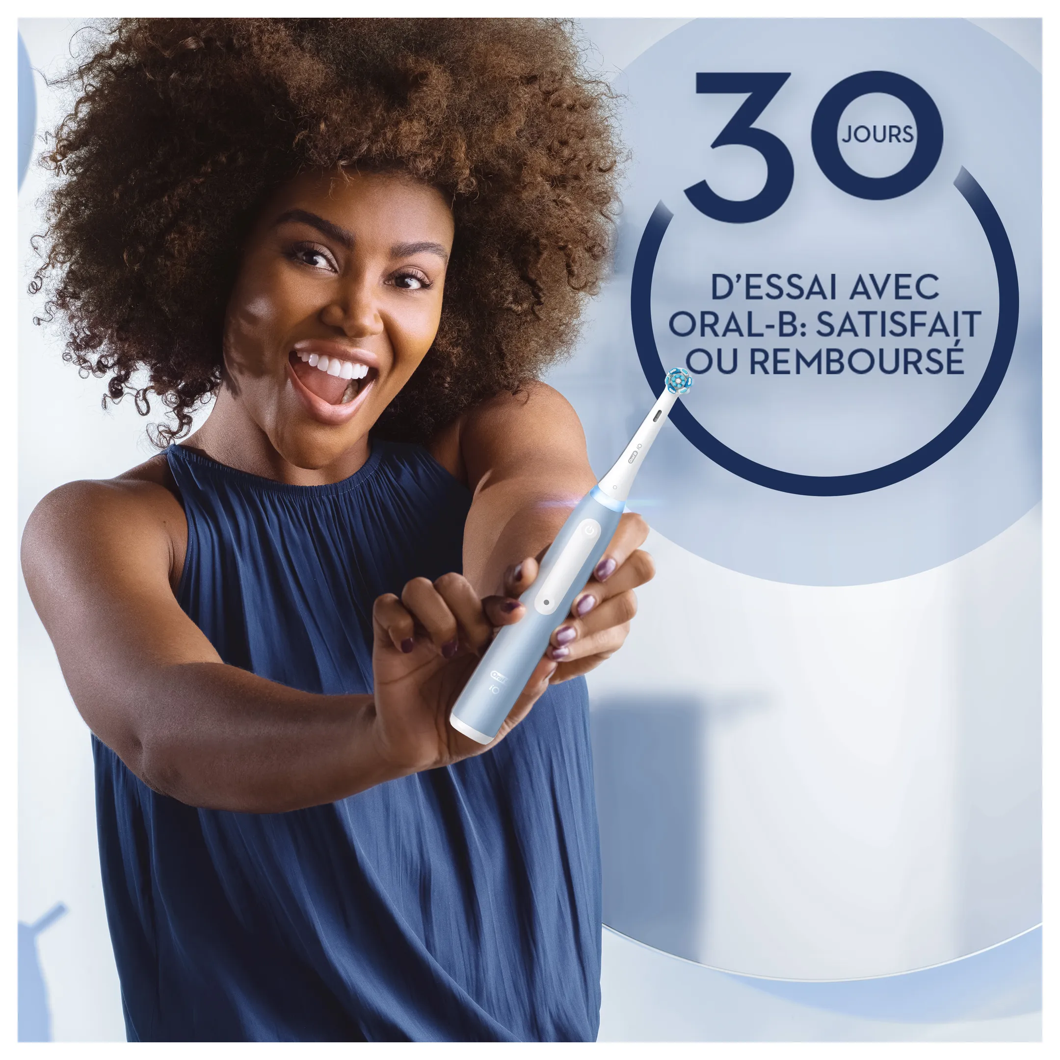 Oral-B Brosse à dents électrique  iO3 bleu + pouch édition speciale image
