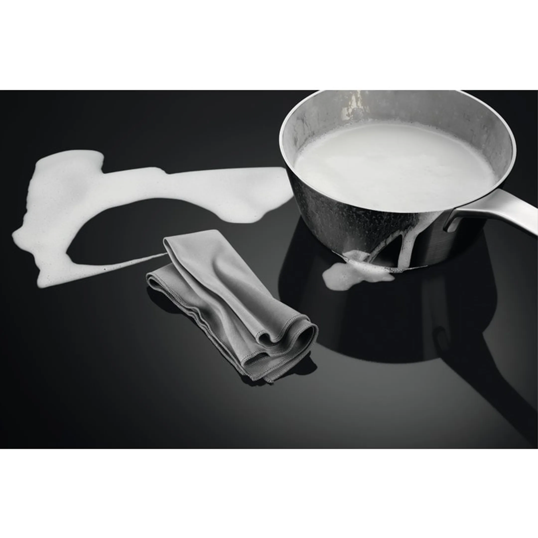 AEG Taque induction TI64IB1FFB SenseBoil® image