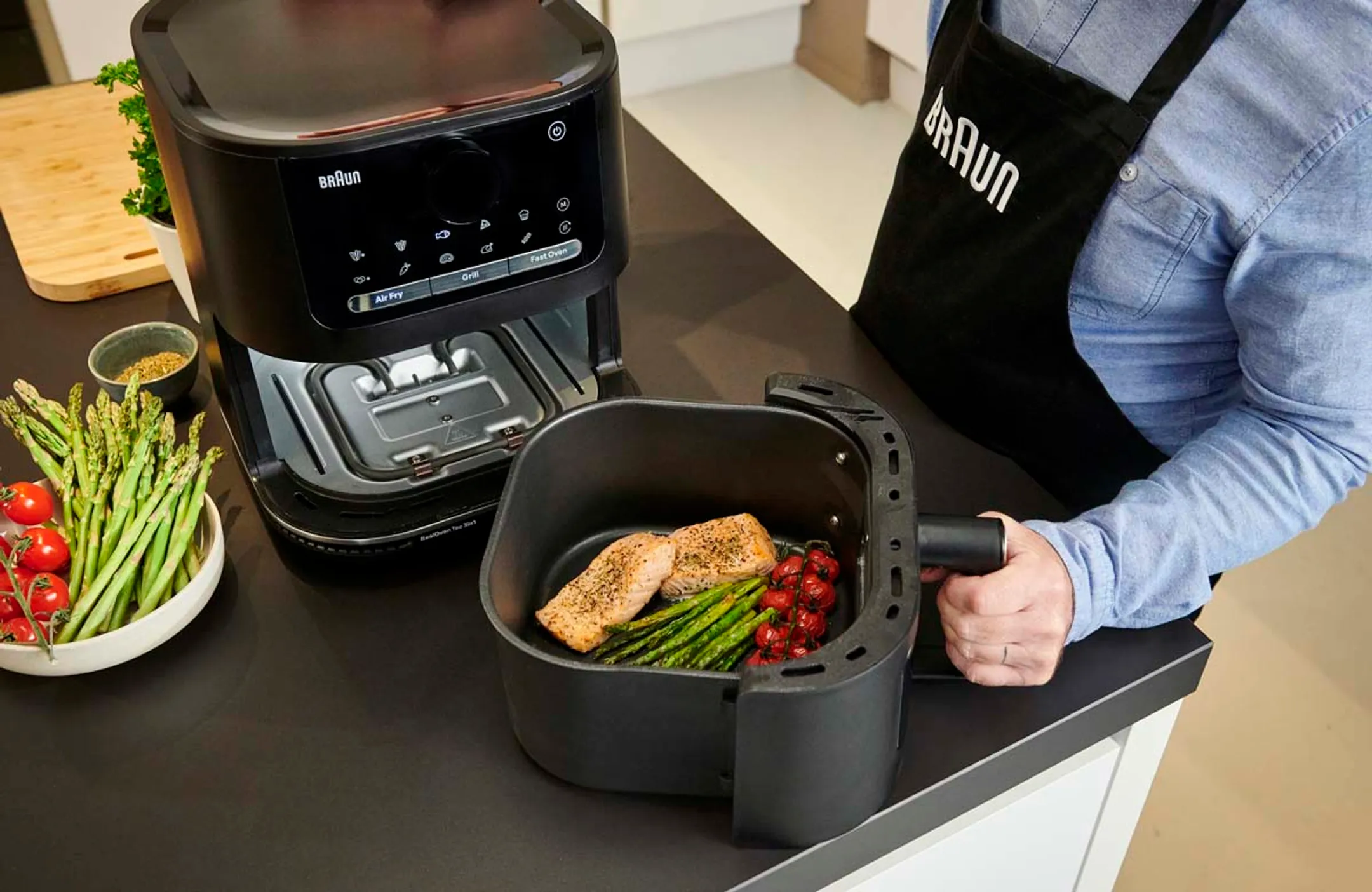 Braun Airfryer MultiFry 5 HF5073IBK image