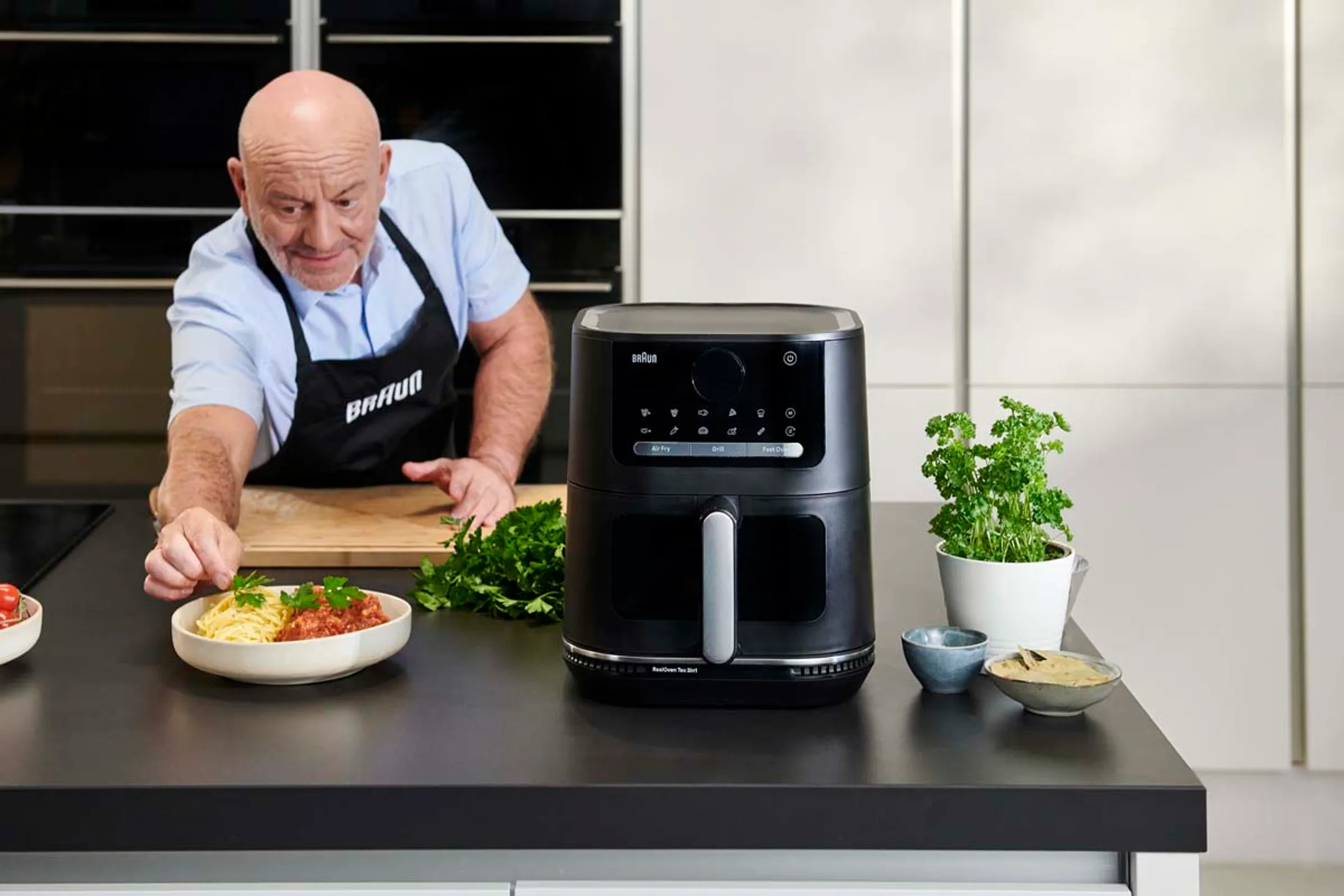 Braun Airfryer MultiFry 5 HF5073IBK image