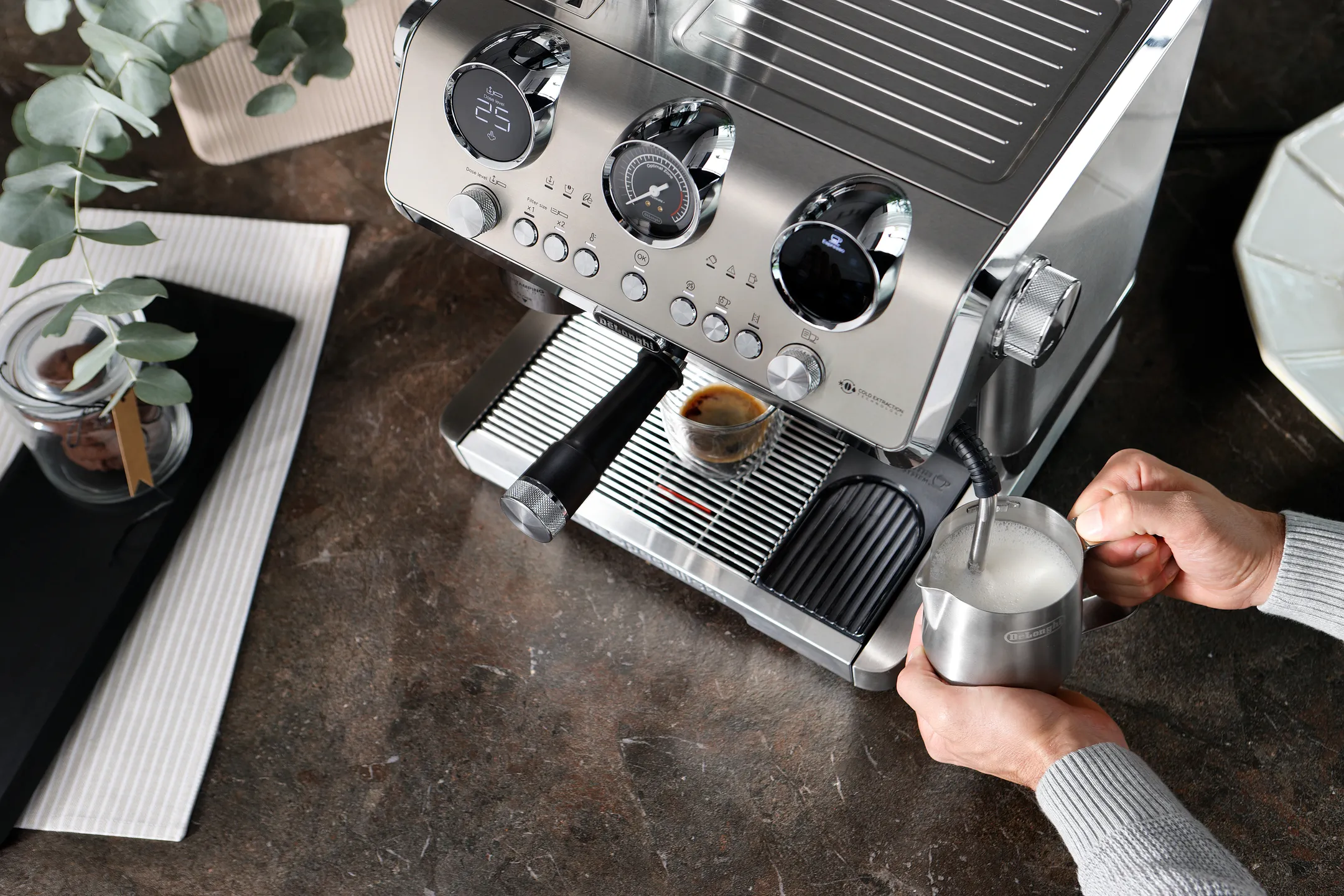 De'Longhi Machine à Expresso à pompe La Specialista Maestro - Cold Brew EC9885.M image