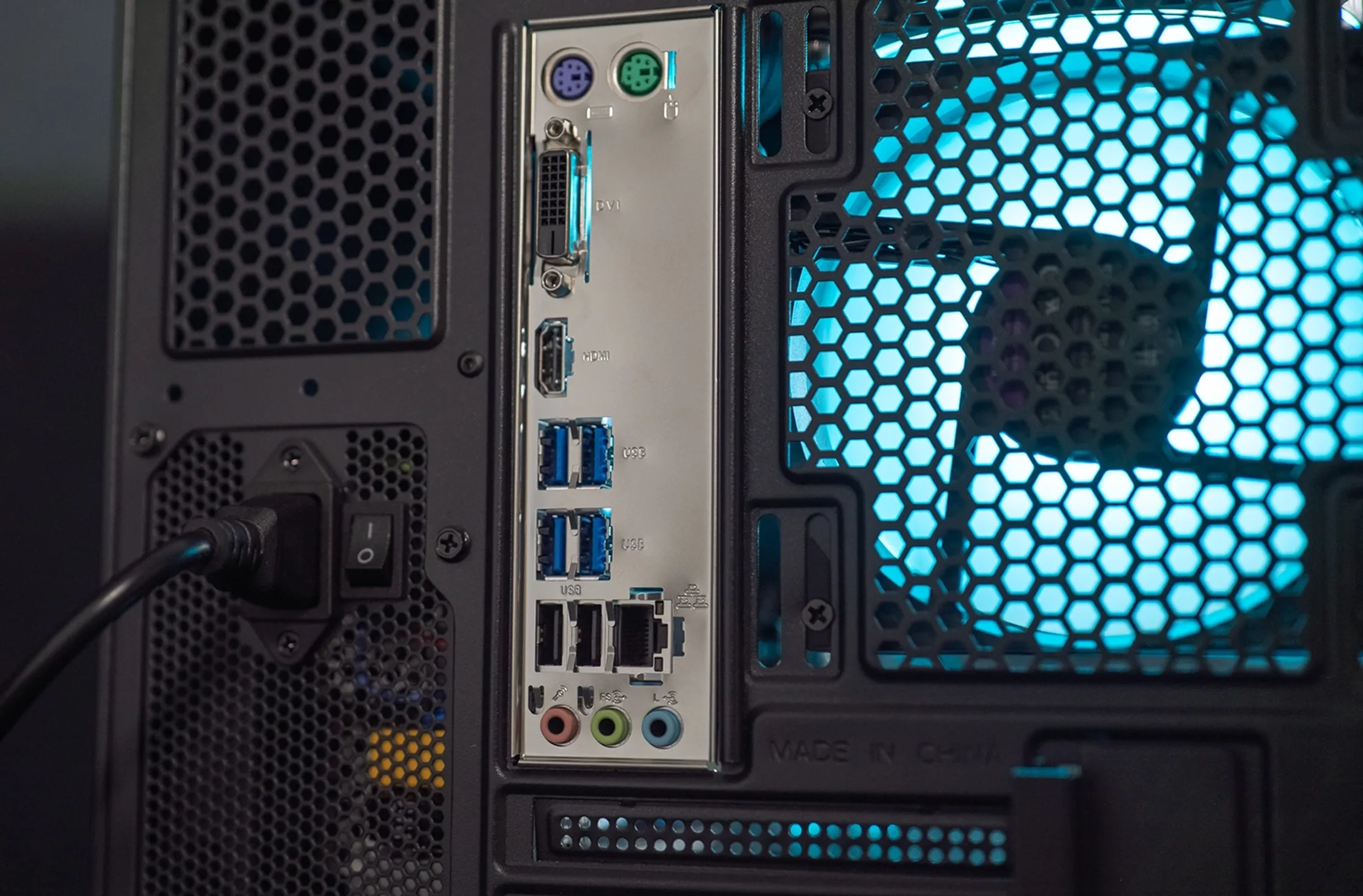 FLOWUP SHADOWBLADE GeForce RTX 4060 Ti 8Go image