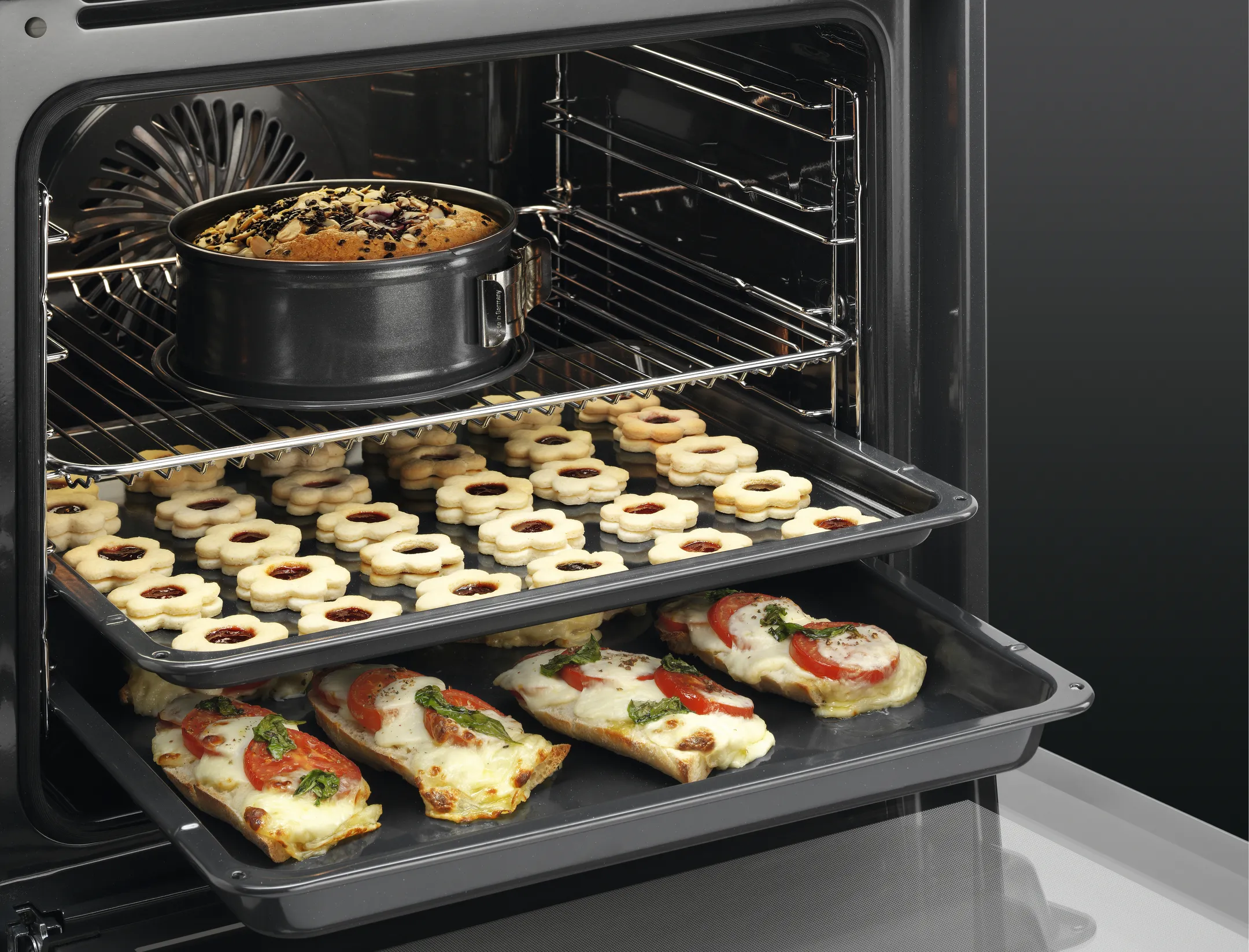 AEG Inbouw oven BPE535160B SurroundCook® image