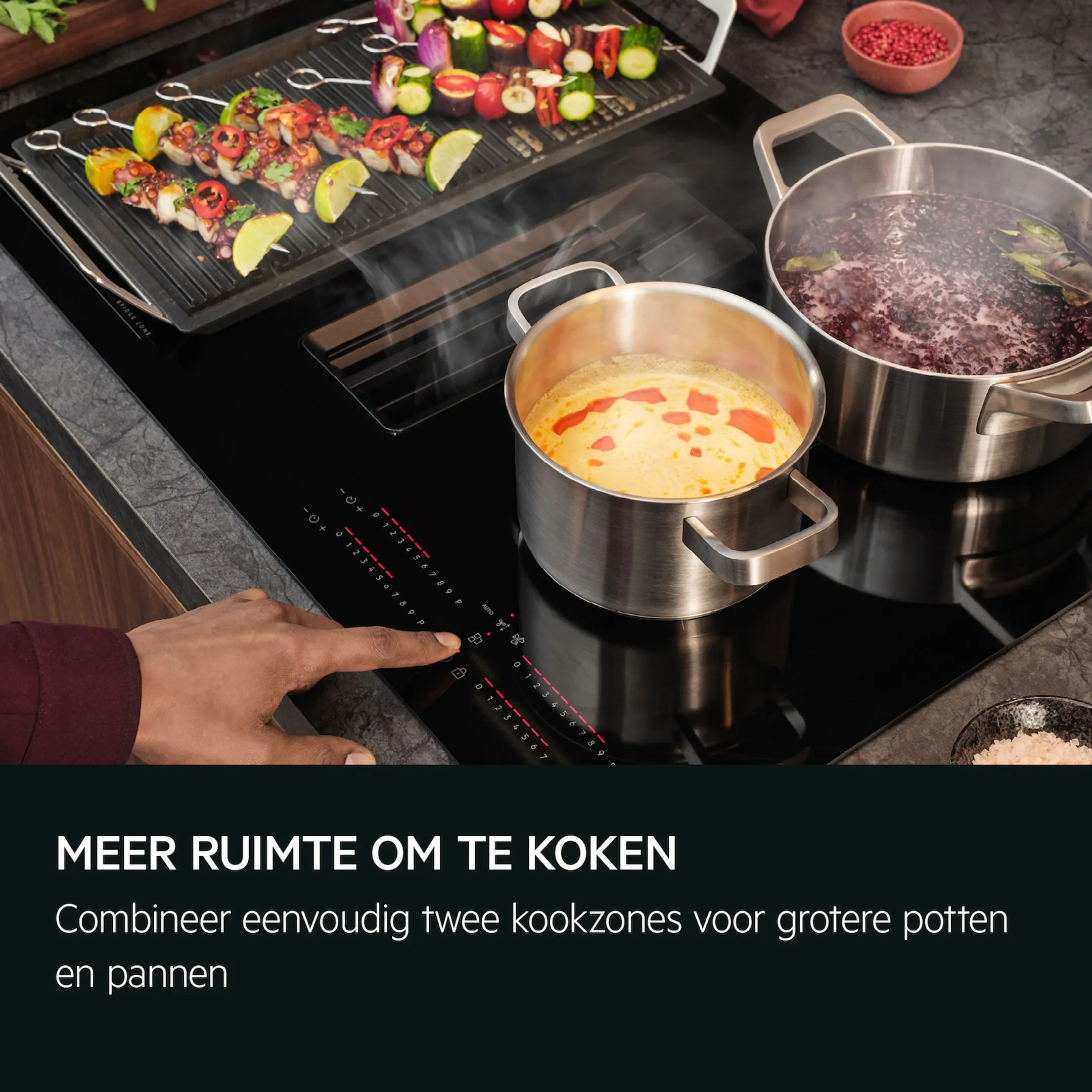 AEG Kookplaat met dampkap NCH84B03CB image