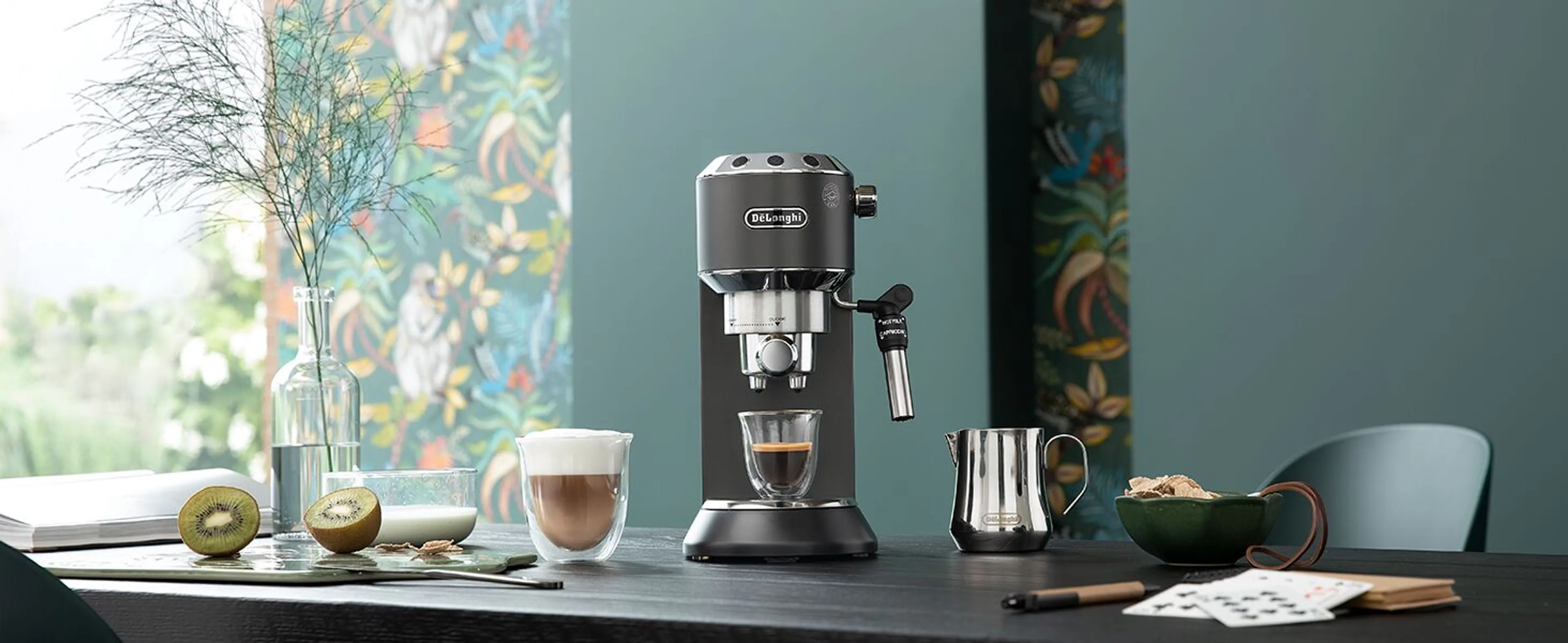 De'Longhi Pompdruk Espressomachine Dedica Style EC685.BK image