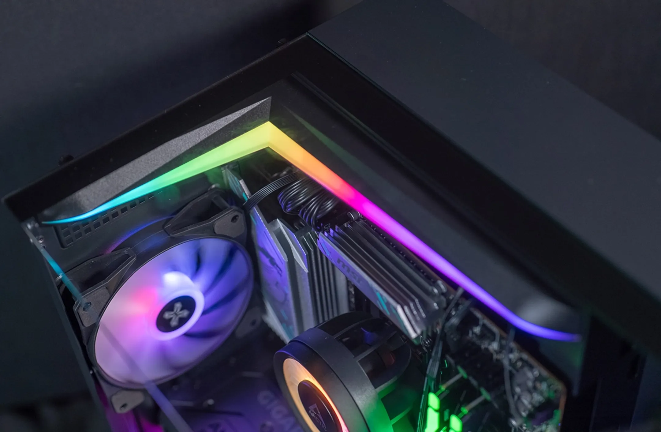 FLOWUP NEBULASTRIKE Radeon RX 9070 XT 16GB image