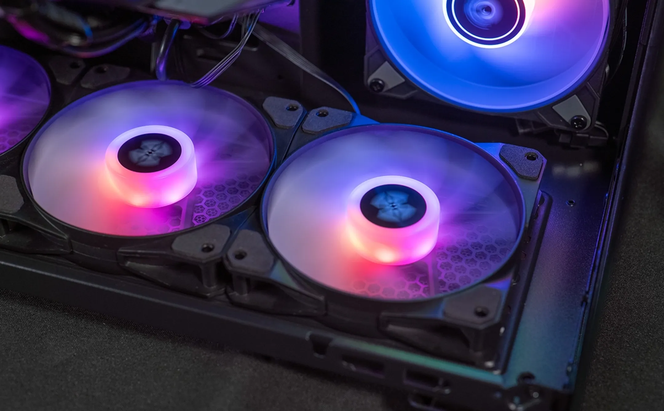 FLOWUP NEBULASTRIKE Radeon RX 9070 XT 16GB image