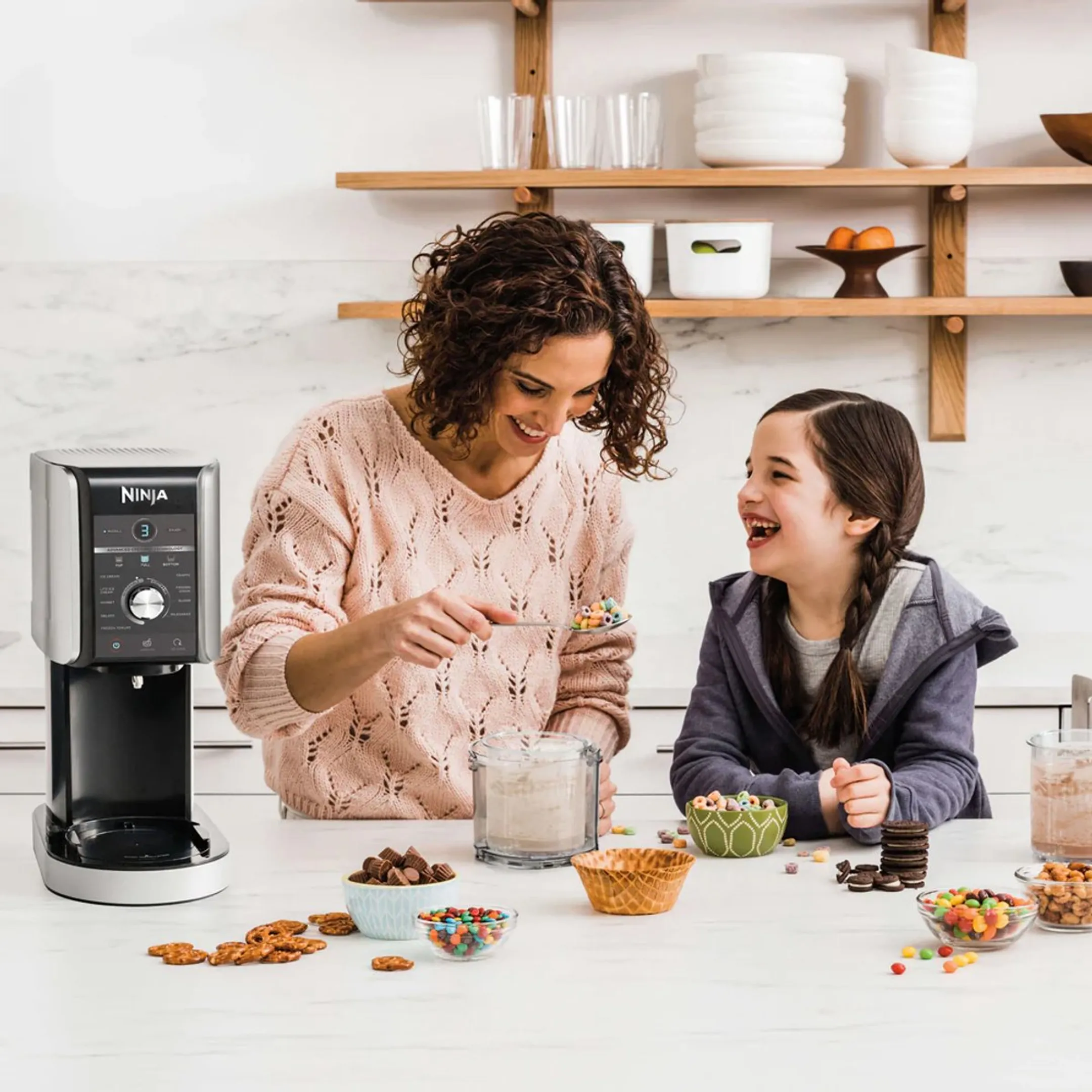Ninja Machine à glace et boissons glacées CREAMi Deluxe 10-en-1 NC502EU image