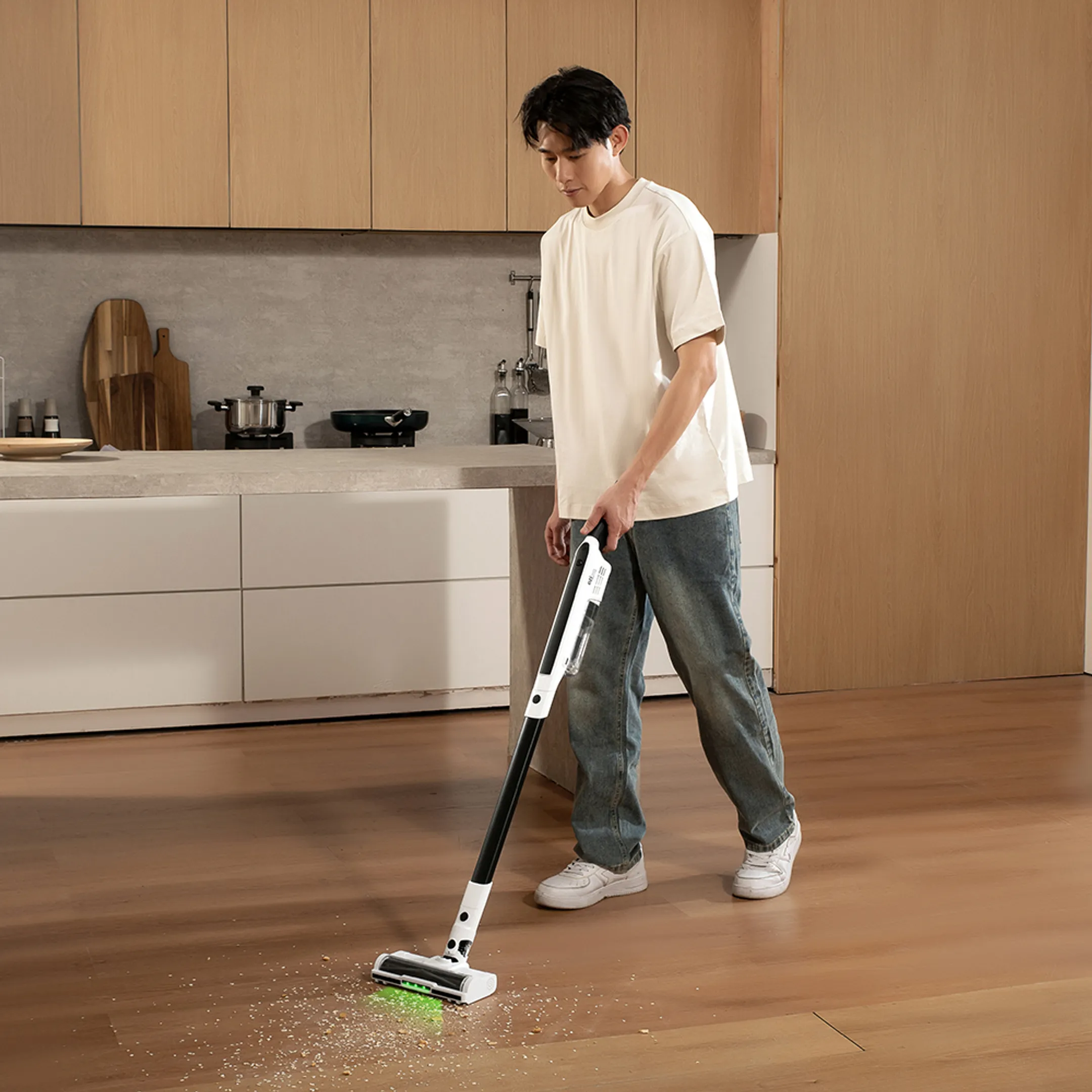 EZI CLEAN Aspirateur balai Cyclomax R15 station  image