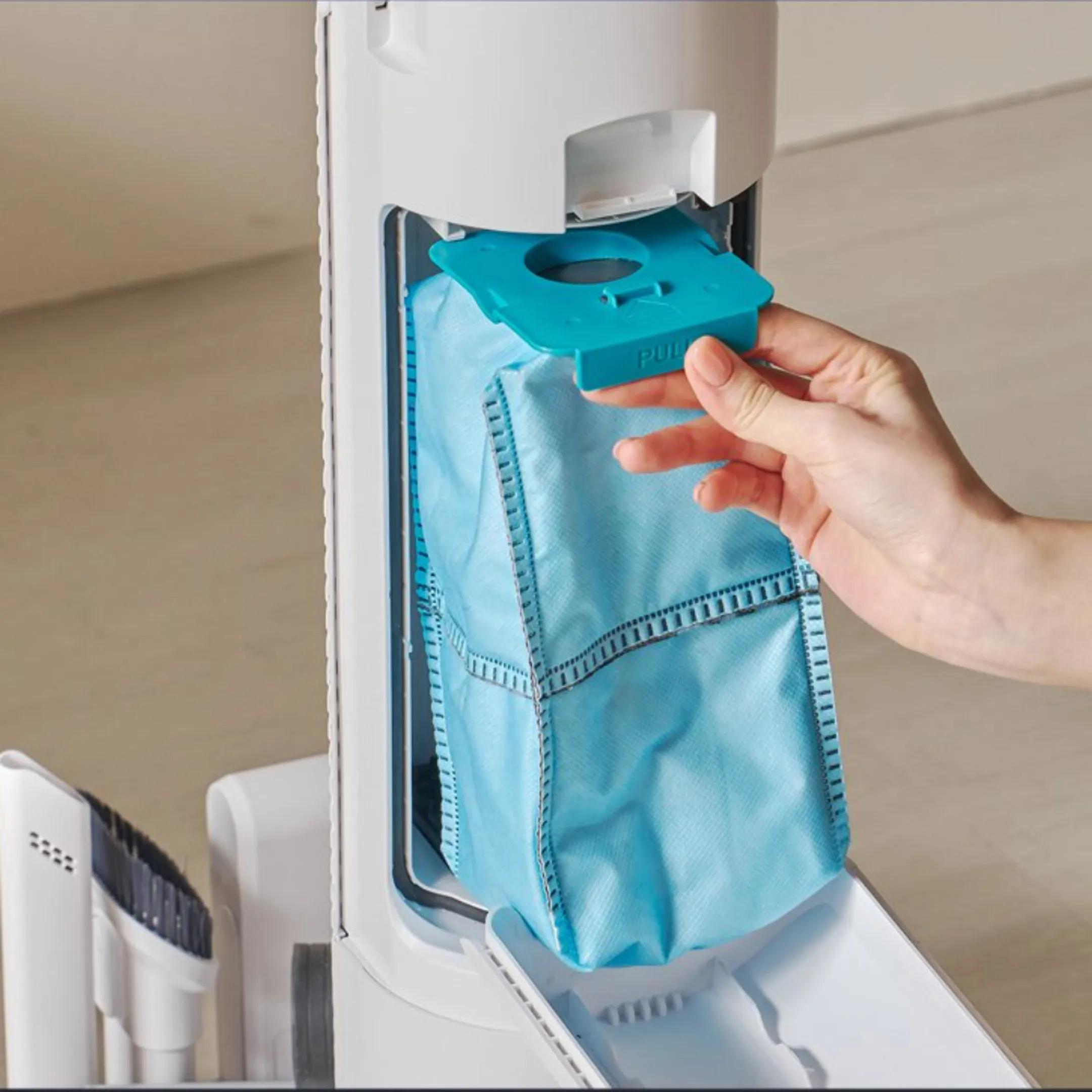 EZI CLEAN Aspirateur balai Cyclomax R22 station image