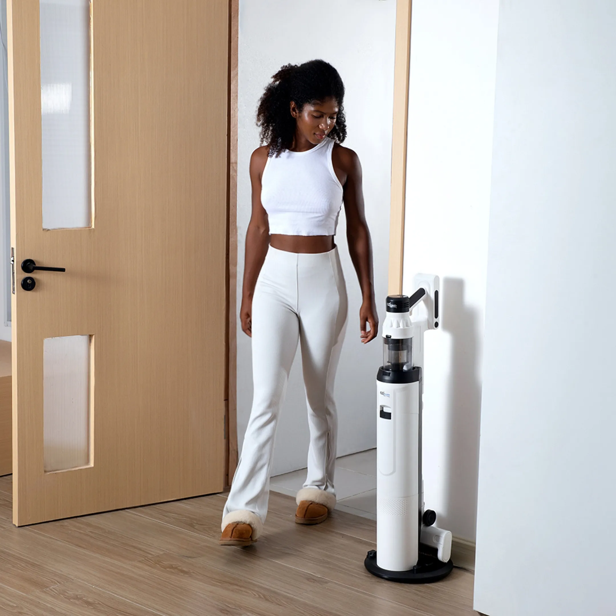 EZI CLEAN Aspirateur balai Cyclomax R22 station image