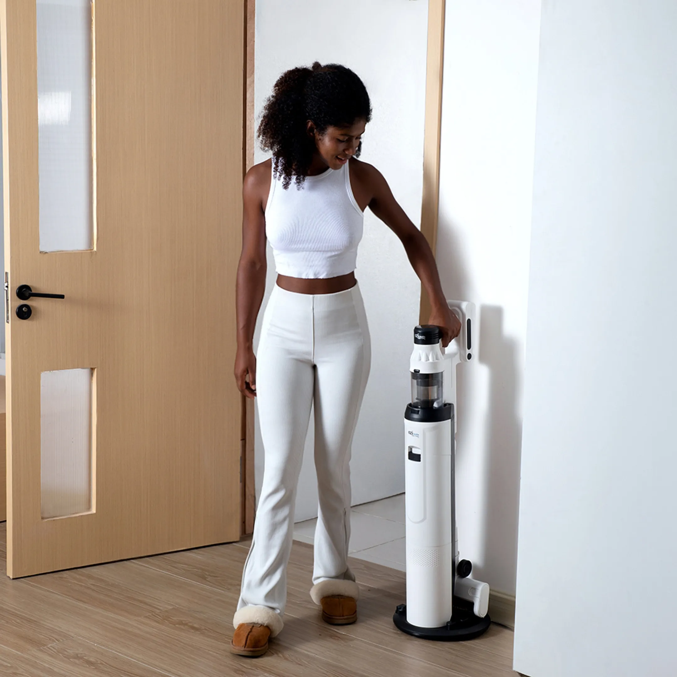 EZI CLEAN Aspirateur balai Cyclomax R22 station image